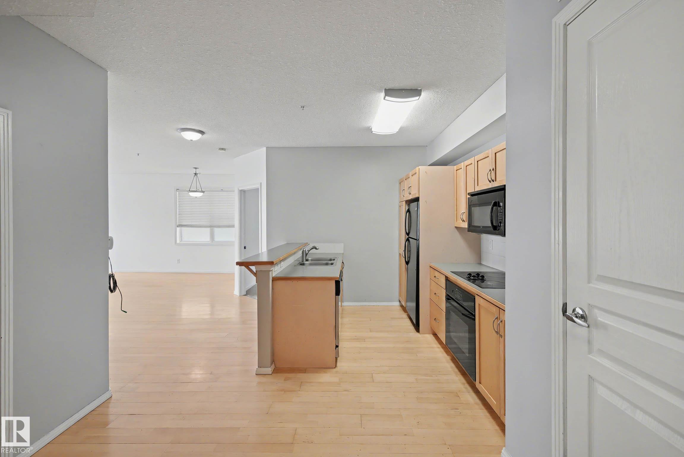 Photo 6 at 111 - 11039 83 Avenue NW, Garneau, Edmonton