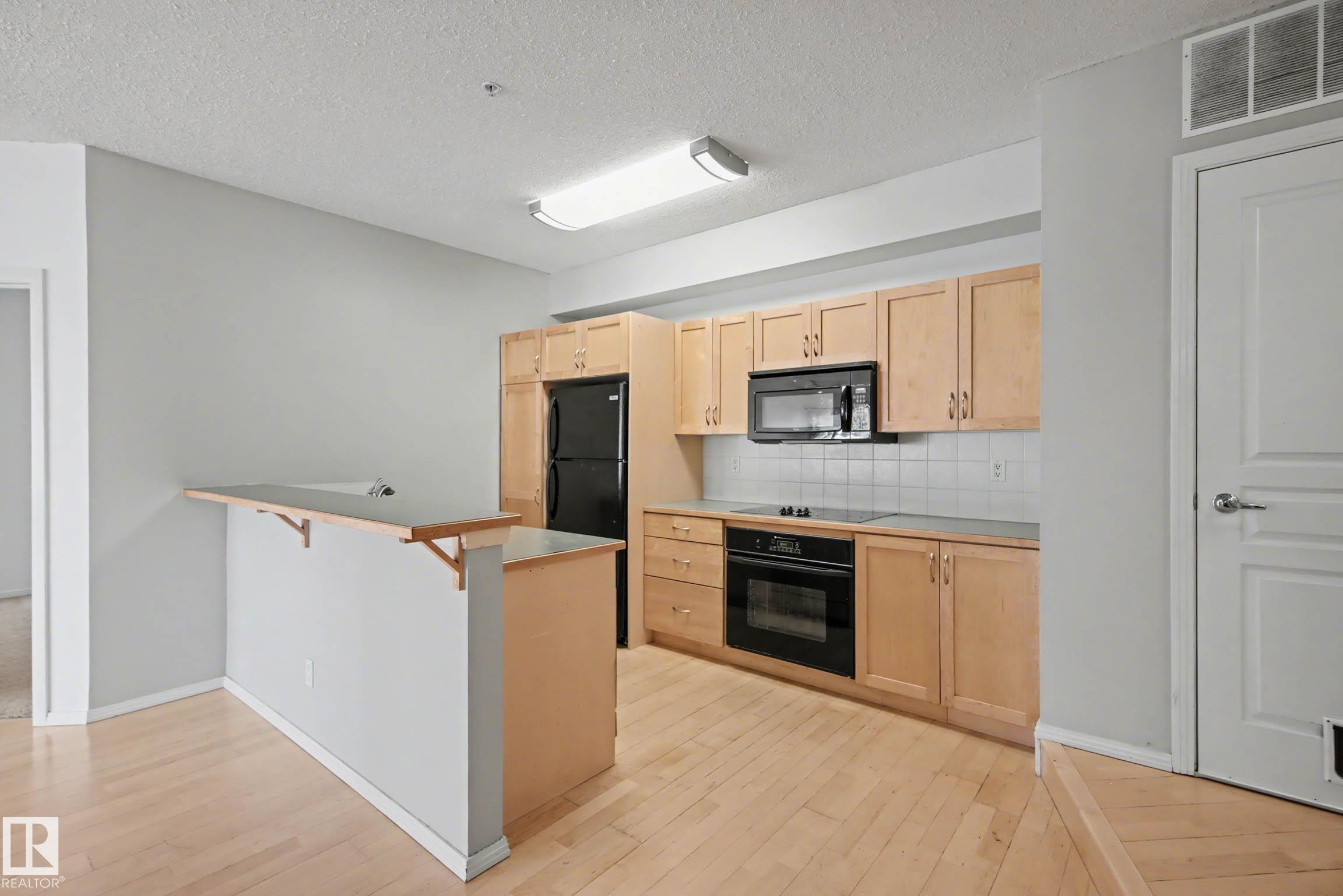 Photo 7 at 111 - 11039 83 Avenue NW, Garneau, Edmonton