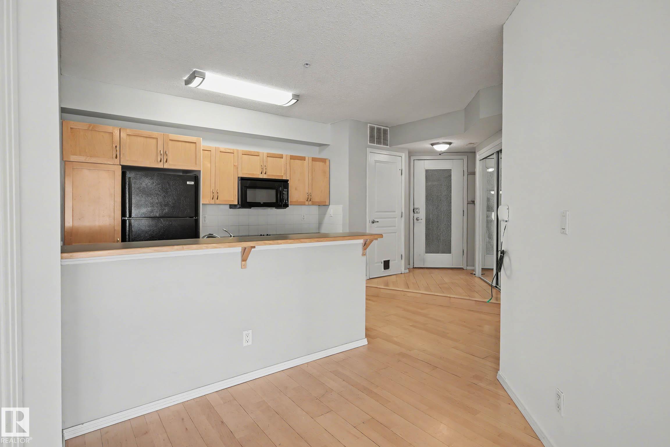 Photo 8 at 111 - 11039 83 Avenue NW, Garneau, Edmonton