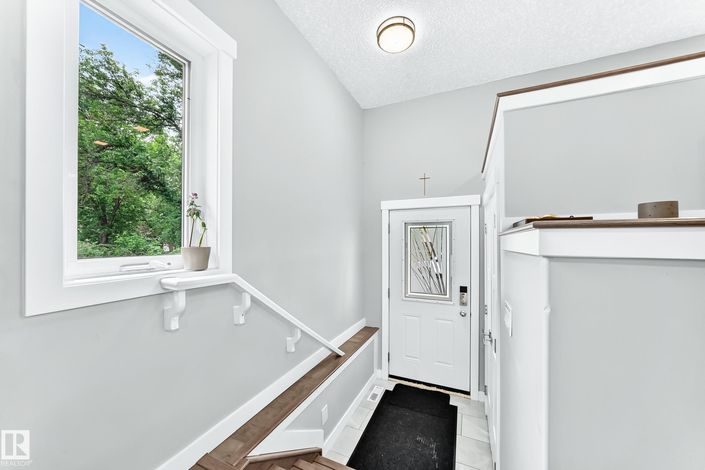 Photo 3 at 11463 64 Street NW, Highlands, Edmonton