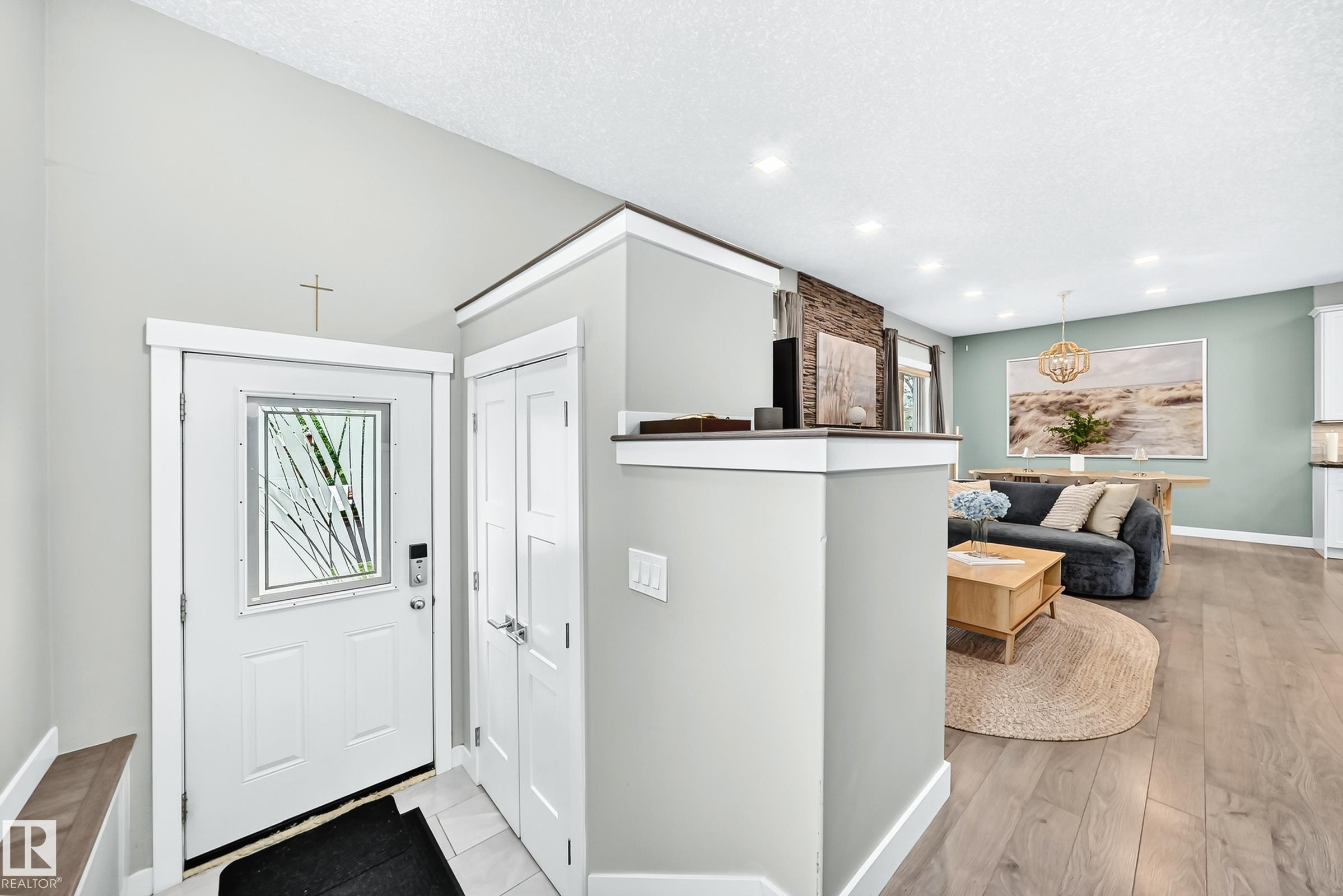 Photo 4 at 11463 64 Street NW, Highlands, Edmonton