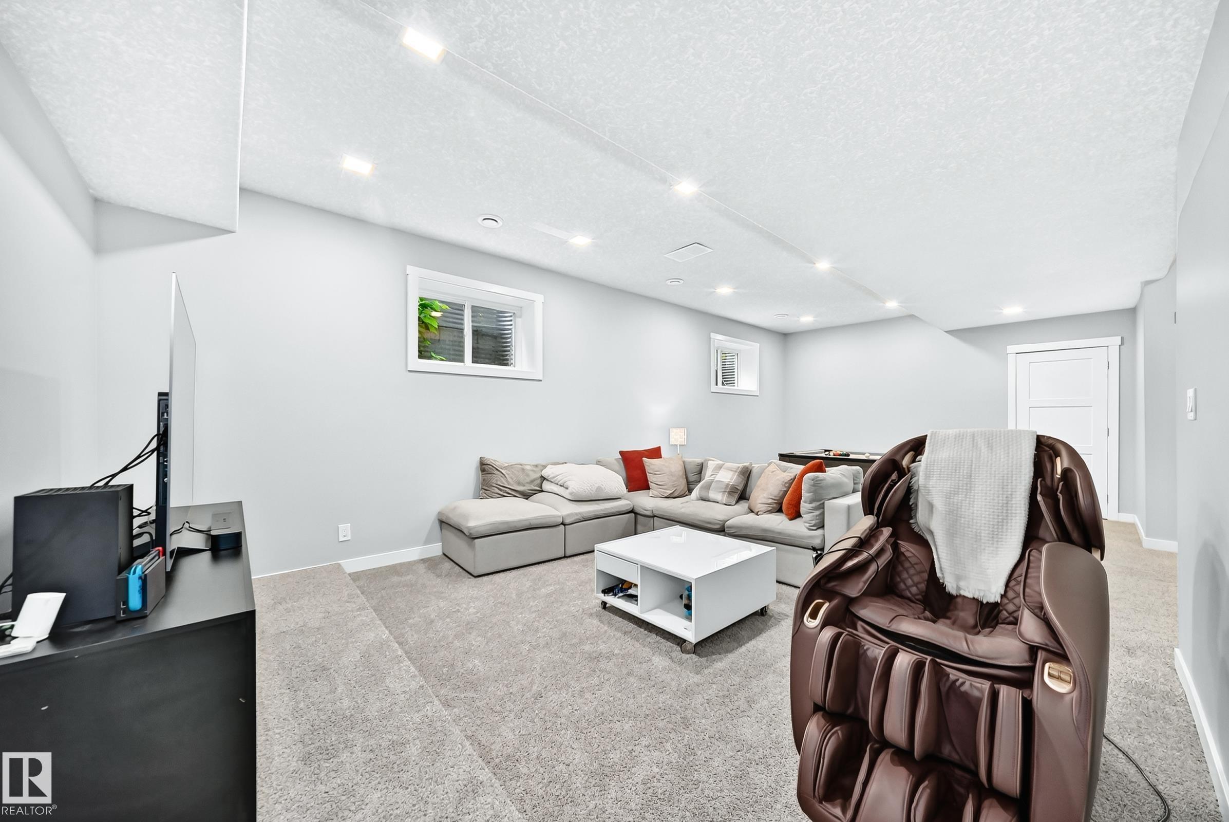 Photo 38 at 11463 64 Street NW, Highlands, Edmonton