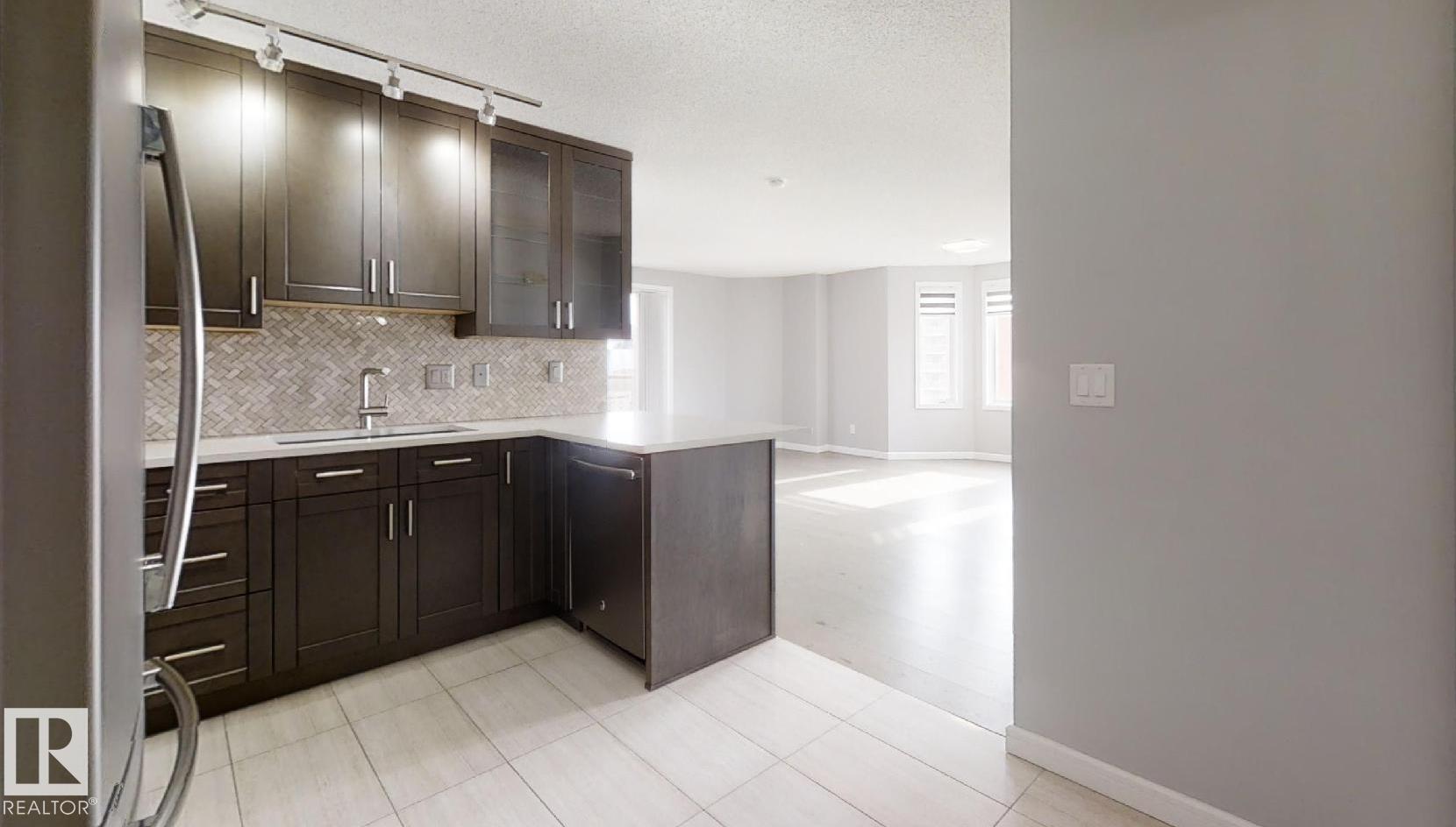 Photo 8 at 1404 - 10909 103 Avenue NW, Downtown, Edmonton
