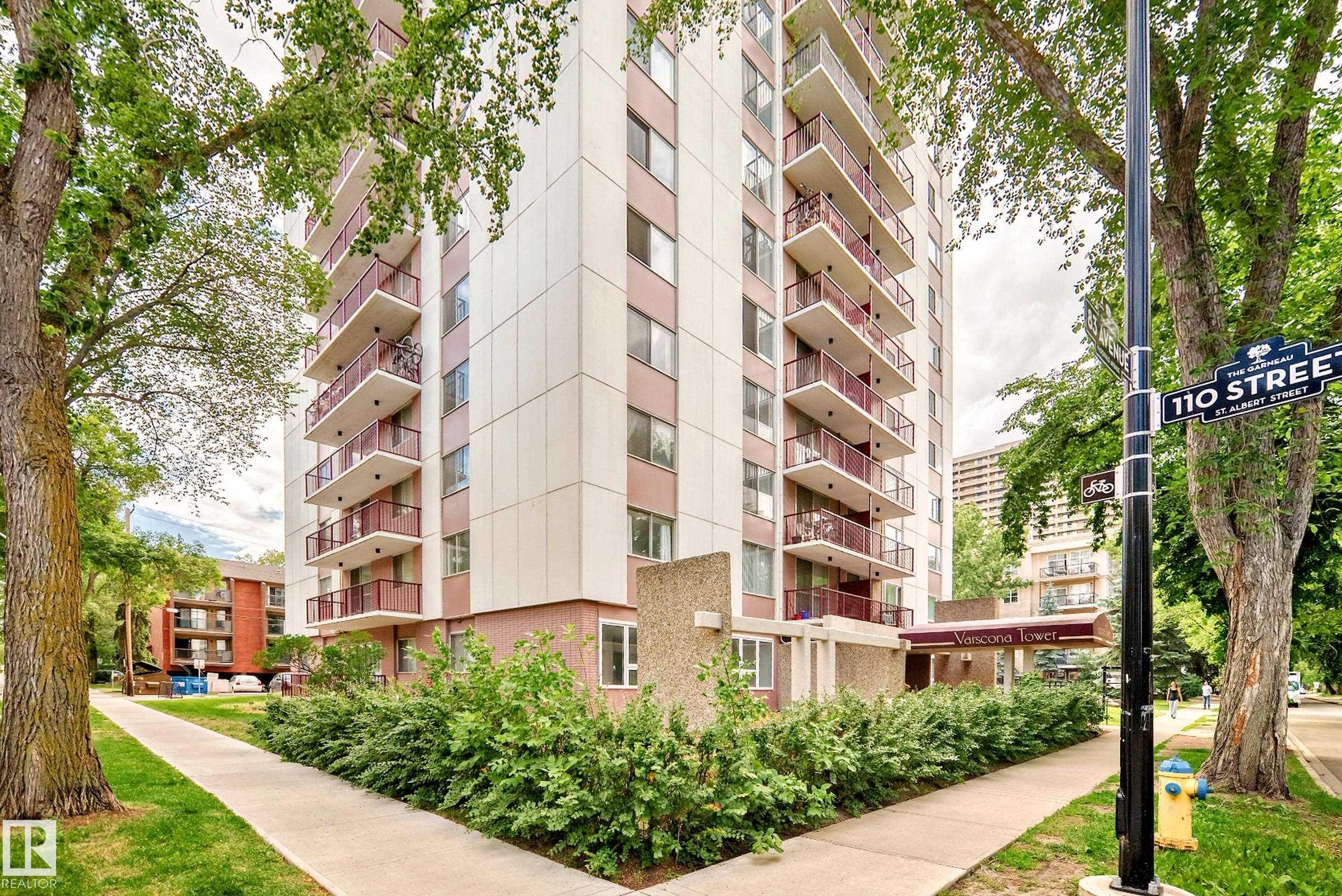 Photo 2 at 401 - 11007 83 Avenue NW, Garneau, Edmonton