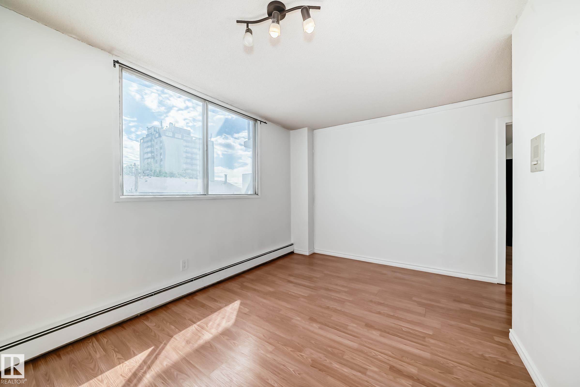 Photo 13 at 401 - 11007 83 Avenue NW, Garneau, Edmonton