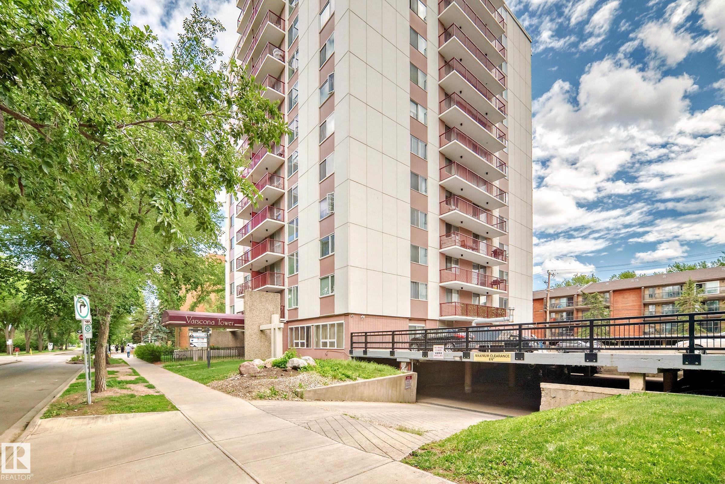 Photo 3 at 401 - 11007 83 Avenue NW, Garneau, Edmonton