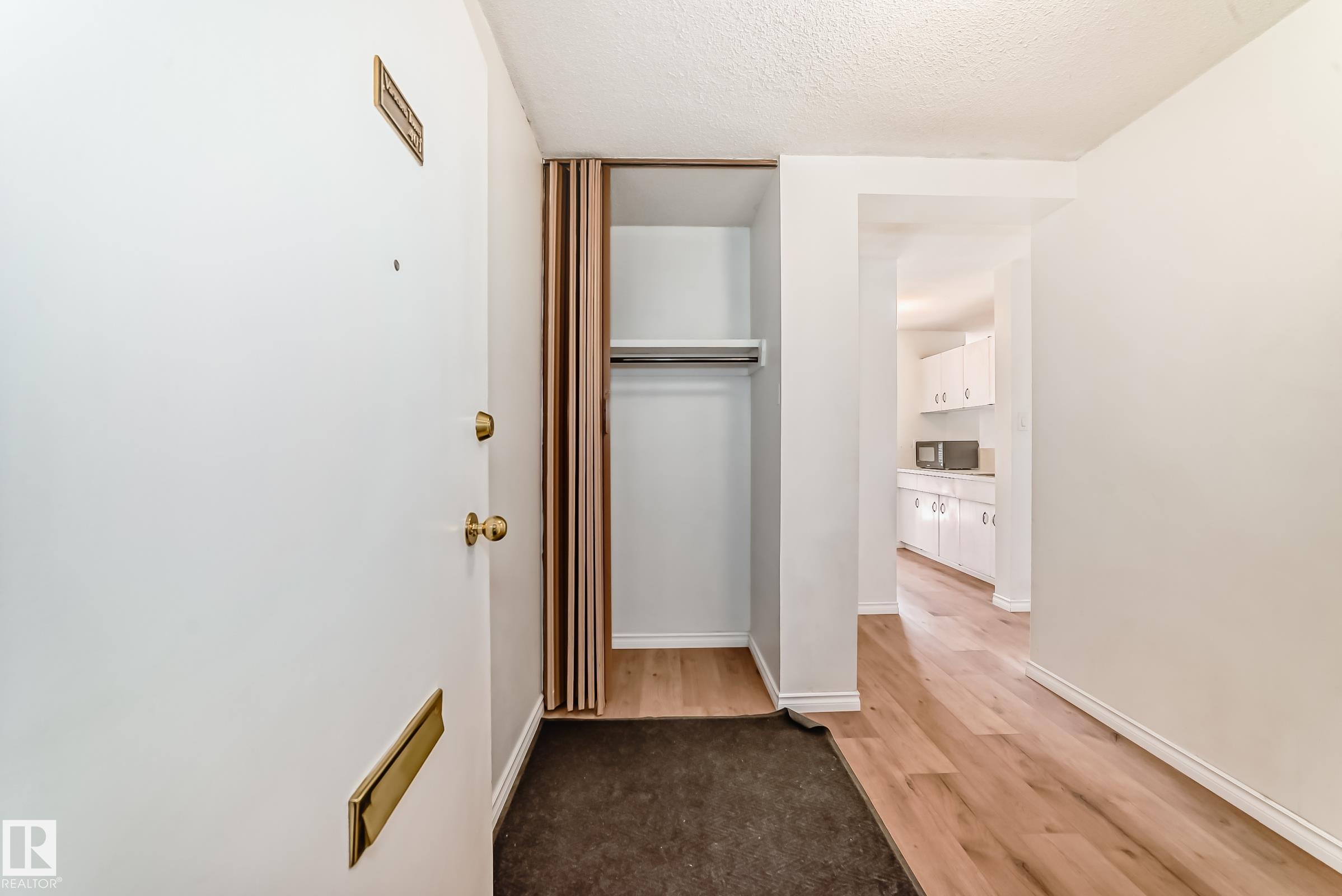 Photo 7 at 401 - 11007 83 Avenue NW, Garneau, Edmonton