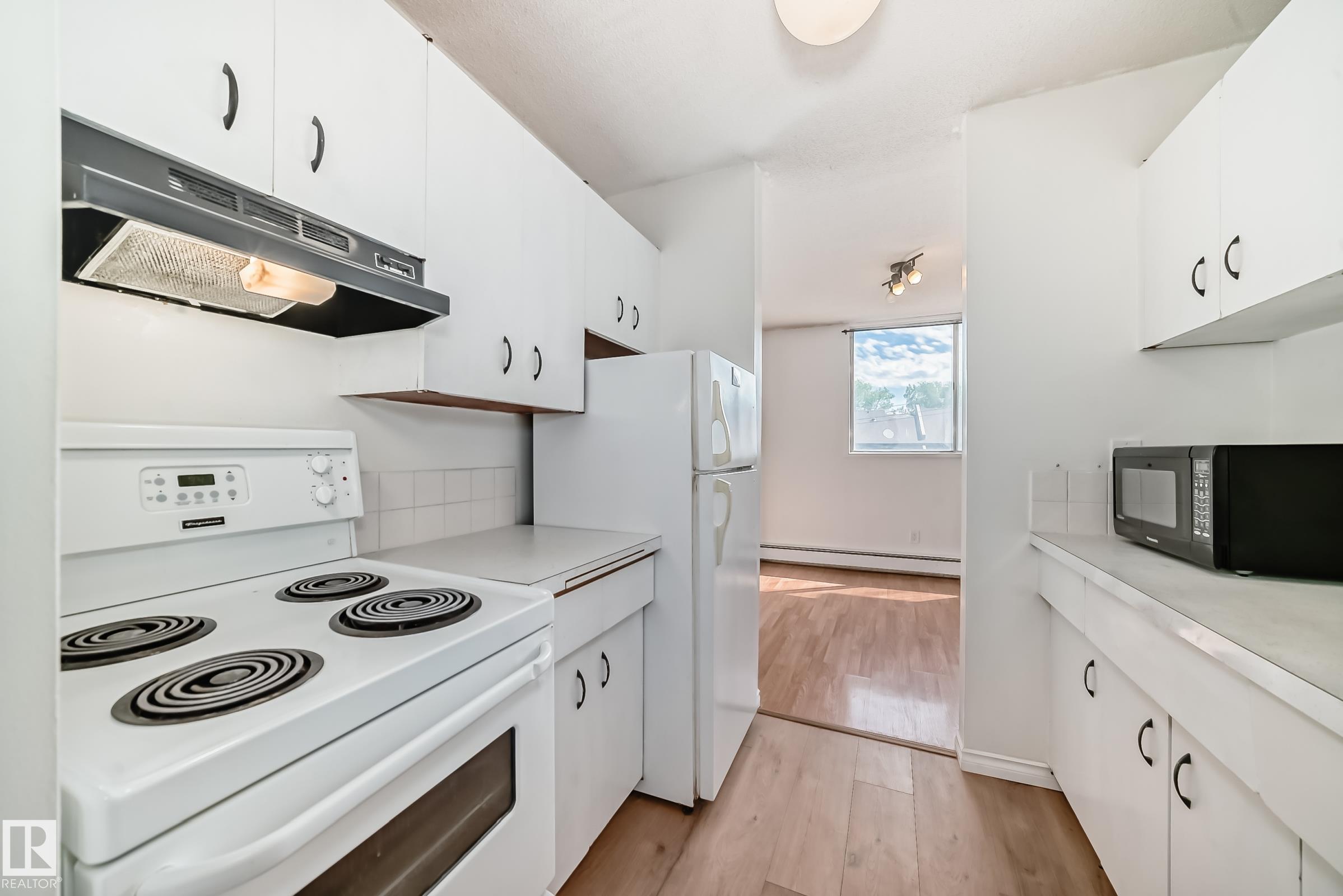 Photo 10 at 401 - 11007 83 Avenue NW, Garneau, Edmonton