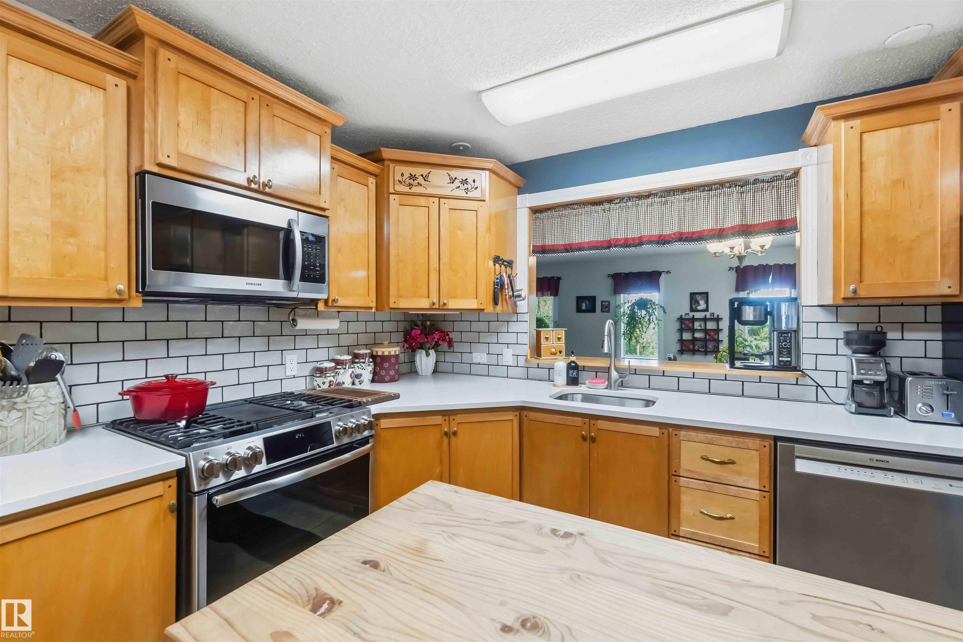Photo 11 at 253 - 22112 Twp Road 531, Horton Place, Rural Strathcona County