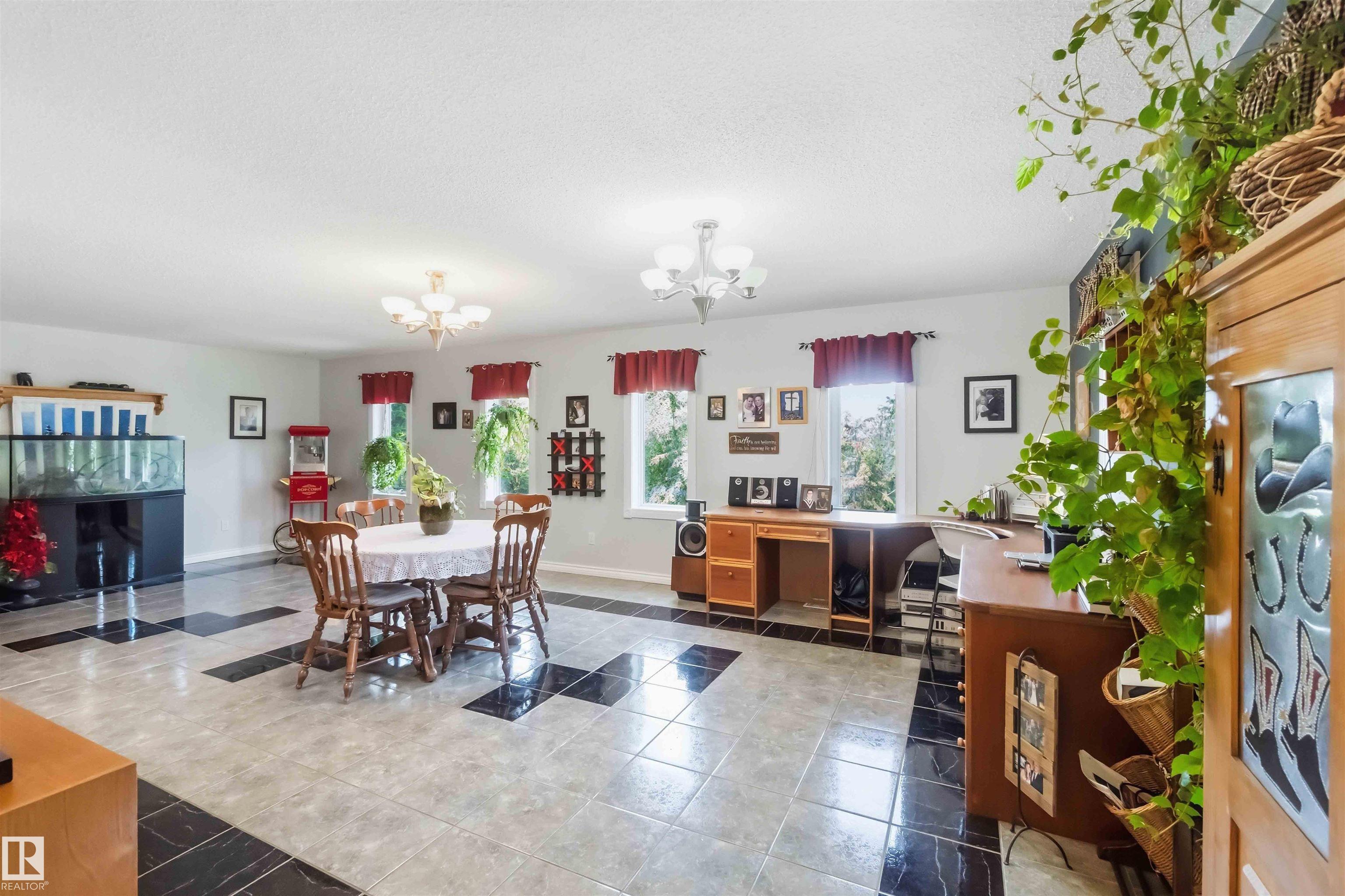 Photo 18 at 253 - 22112 Twp Road 531, Horton Place, Rural Strathcona County