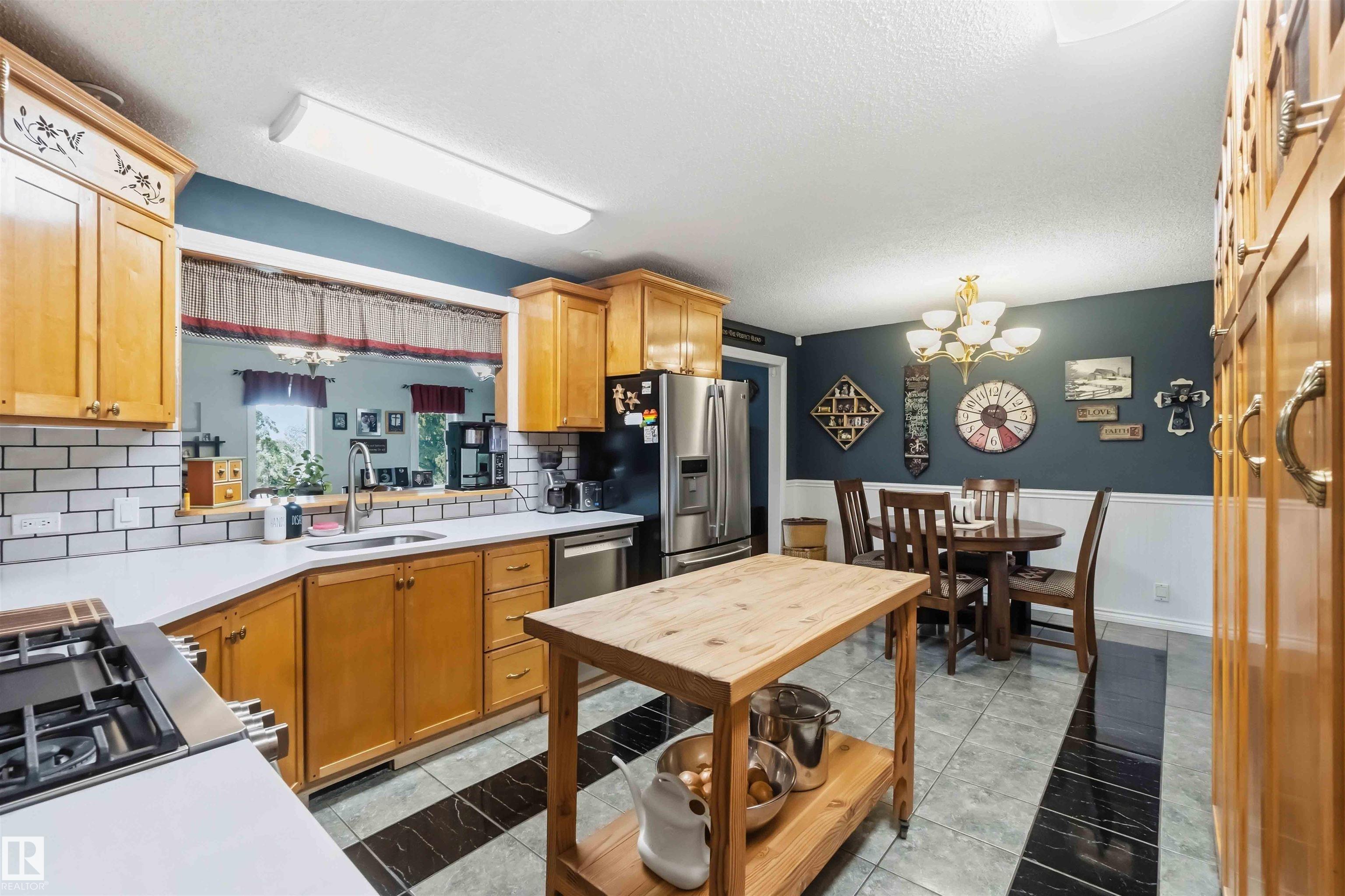 Photo 10 at 253 - 22112 Twp Road 531, Horton Place, Rural Strathcona County