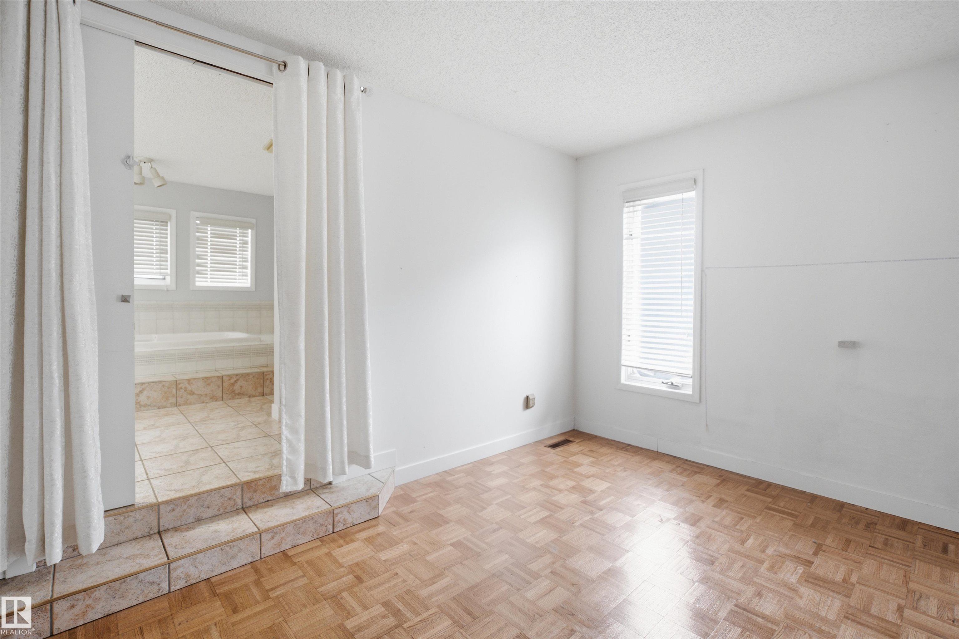 Photo 30 at 3220 42a Avenue NW, Larkspur, Edmonton