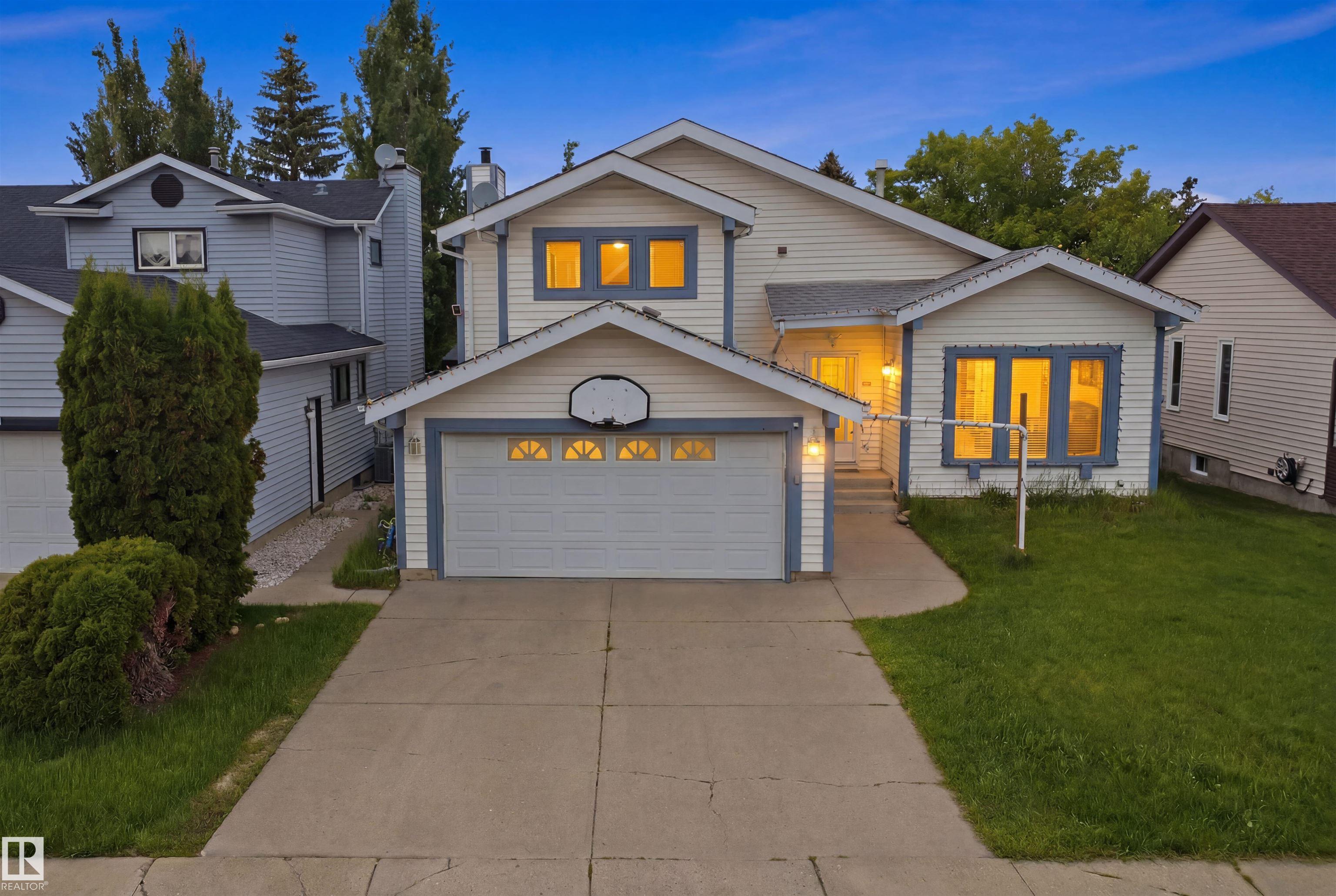3220 42a Avenue NW, Larkspur, Edmonton