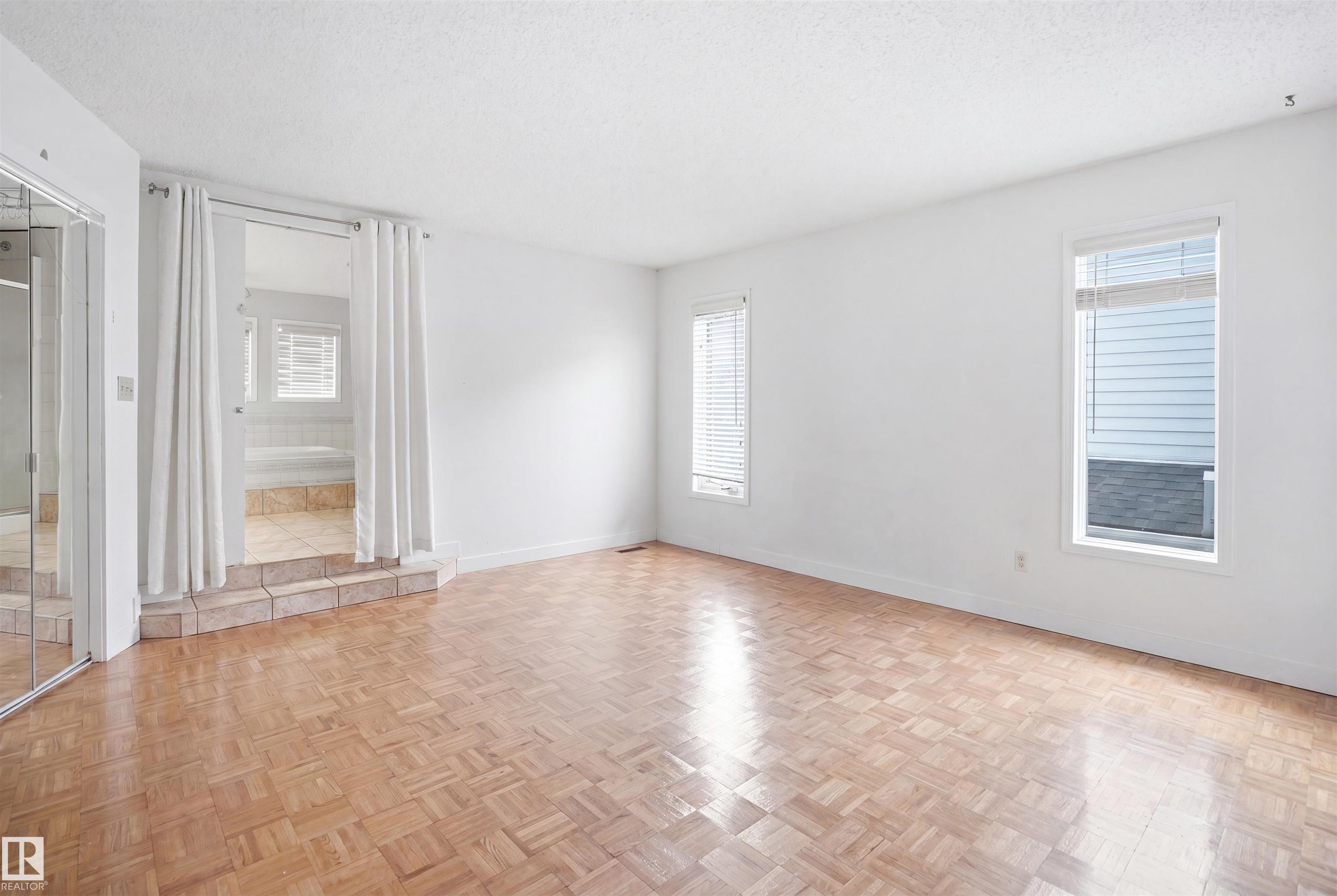 Photo 7 at 3220 42a Avenue NW, Larkspur, Edmonton