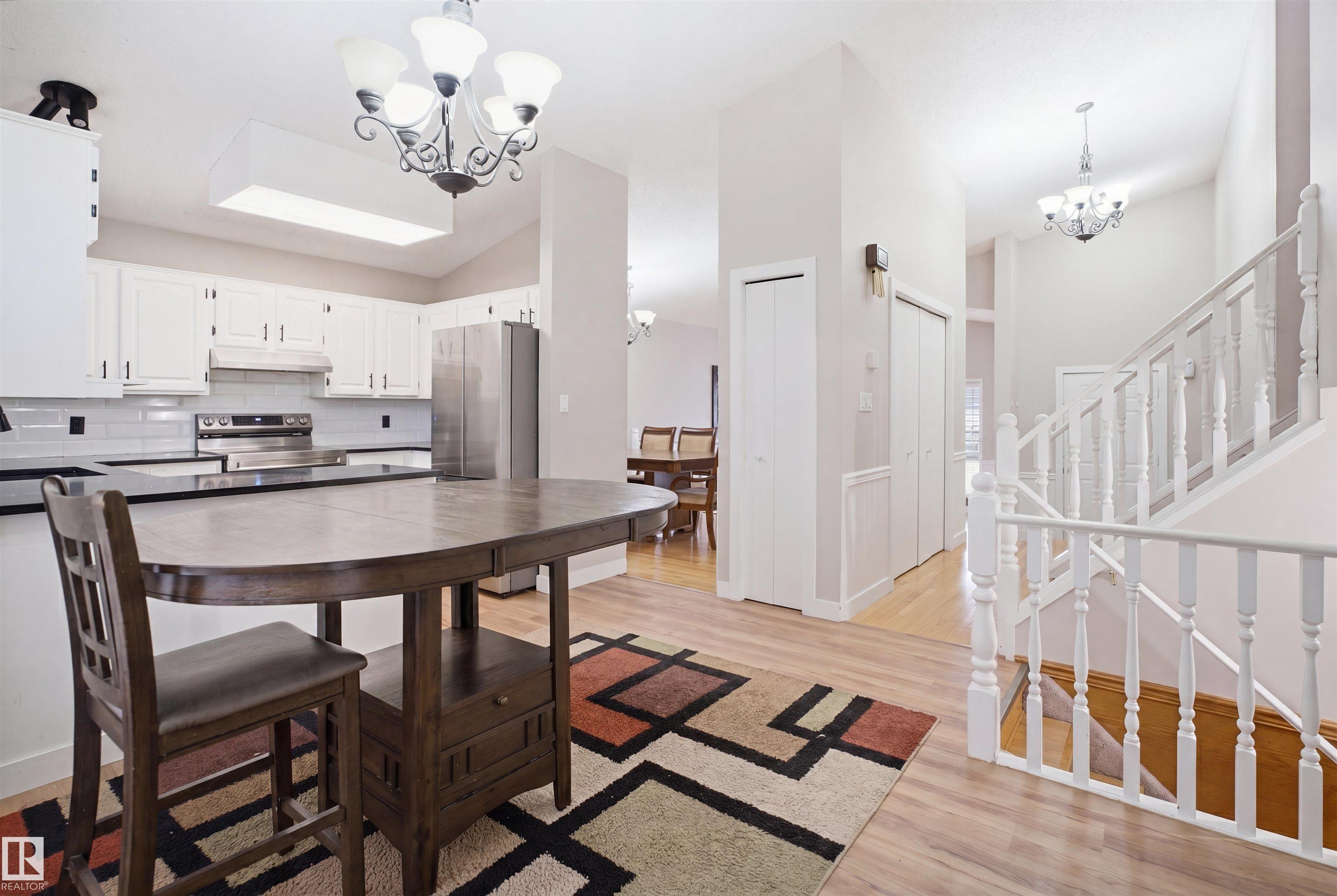 Photo 10 at 3220 42a Avenue NW, Larkspur, Edmonton