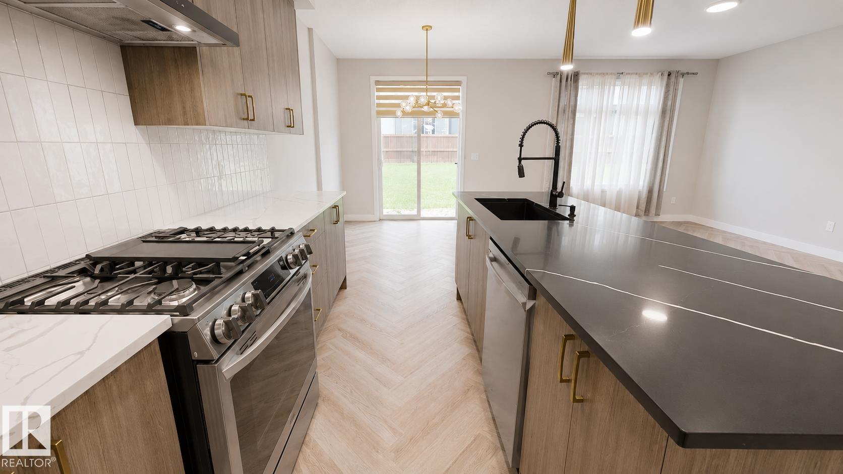 Photo 5 at 6404 27 Avenue SW, Mattson, Edmonton