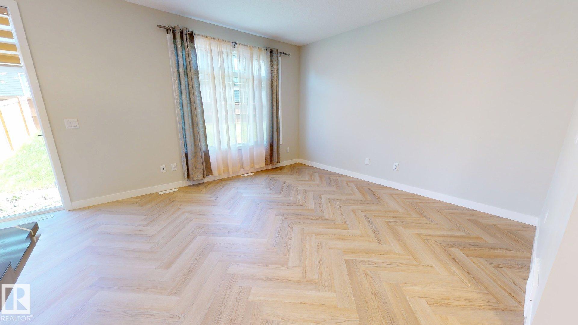 Photo 7 at 6404 27 Avenue SW, Mattson, Edmonton