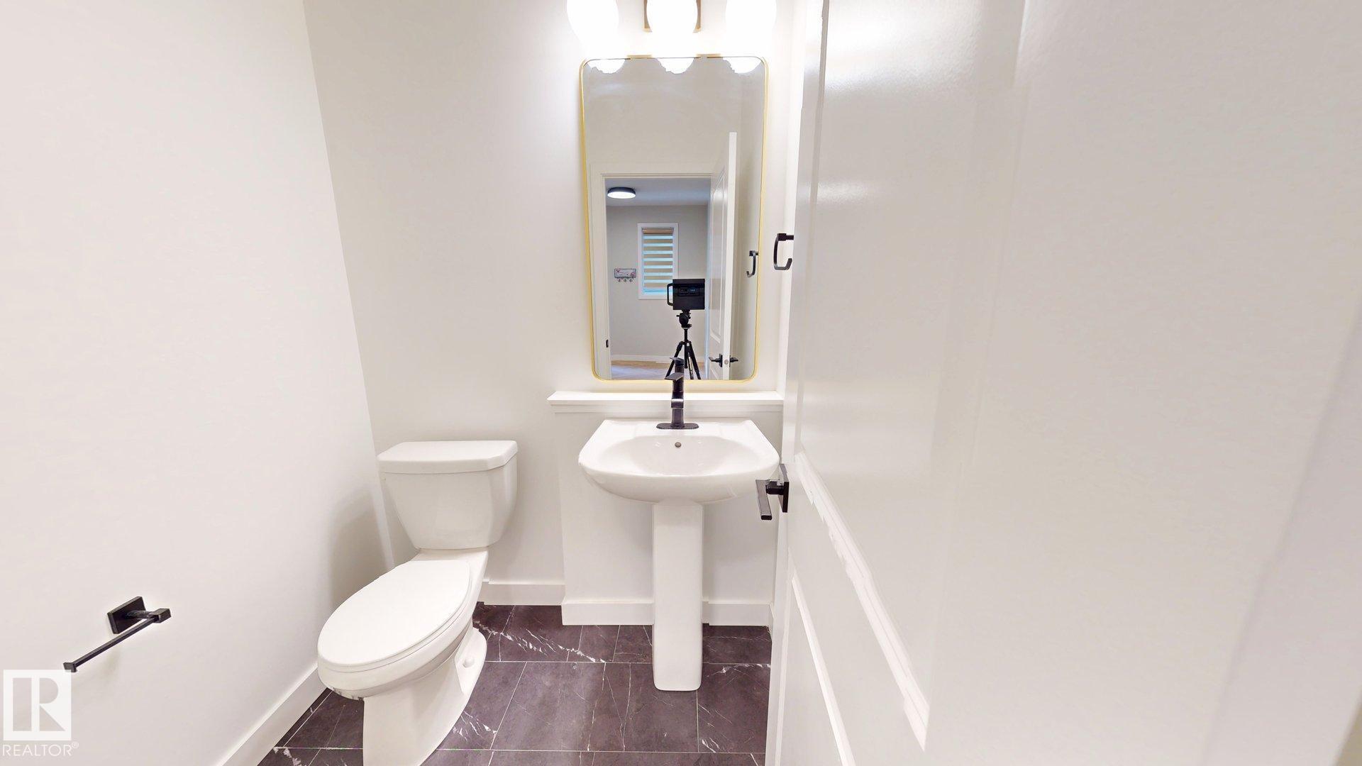 Photo 8 at 6404 27 Avenue SW, Mattson, Edmonton