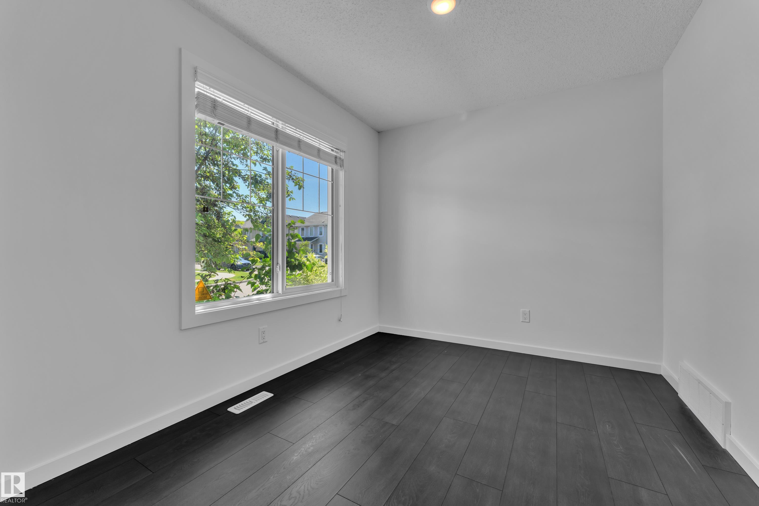 Photo 13 at 4118 6a Street NW, Maple Crest, Edmonton