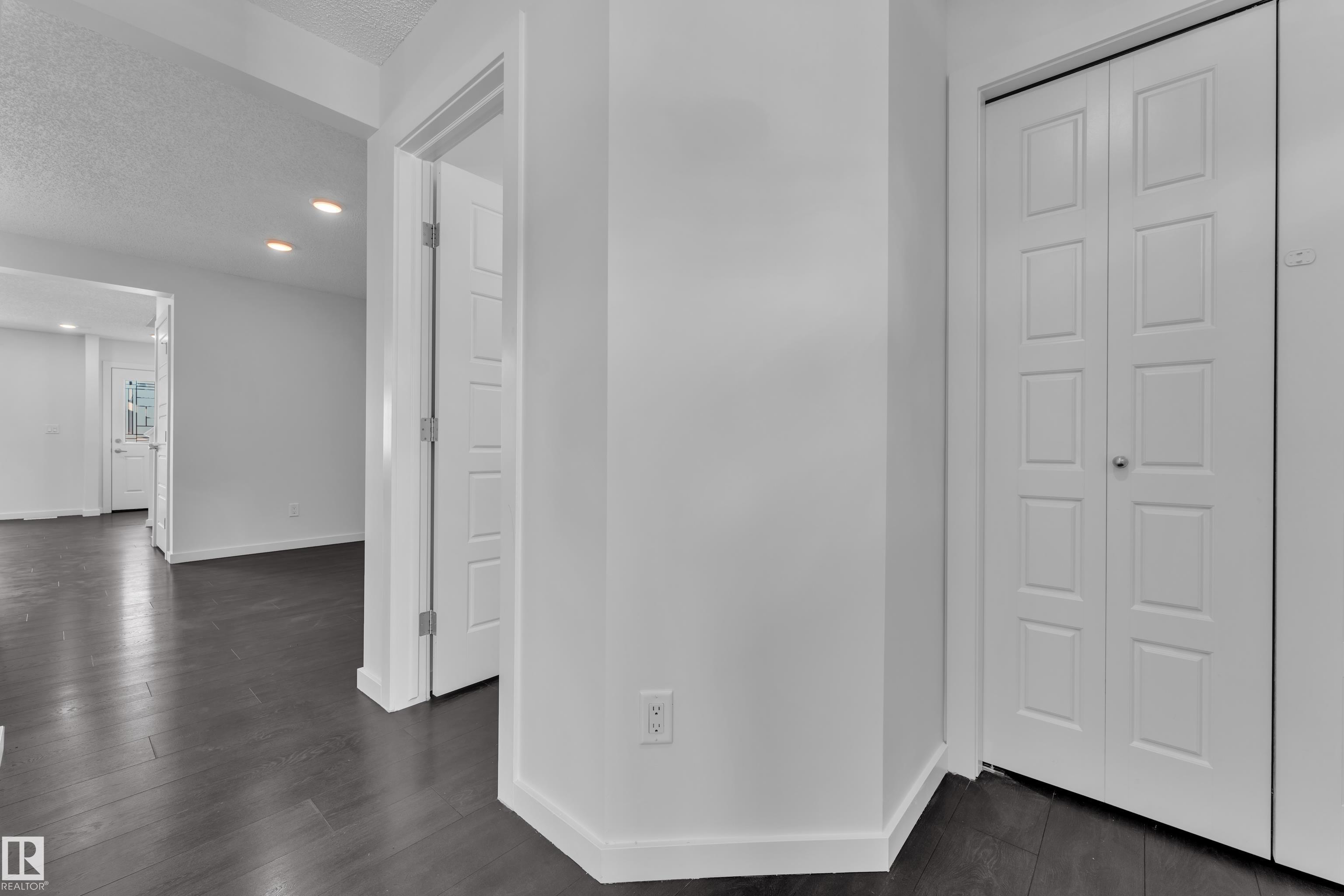 Photo 15 at 4118 6a Street NW, Maple Crest, Edmonton