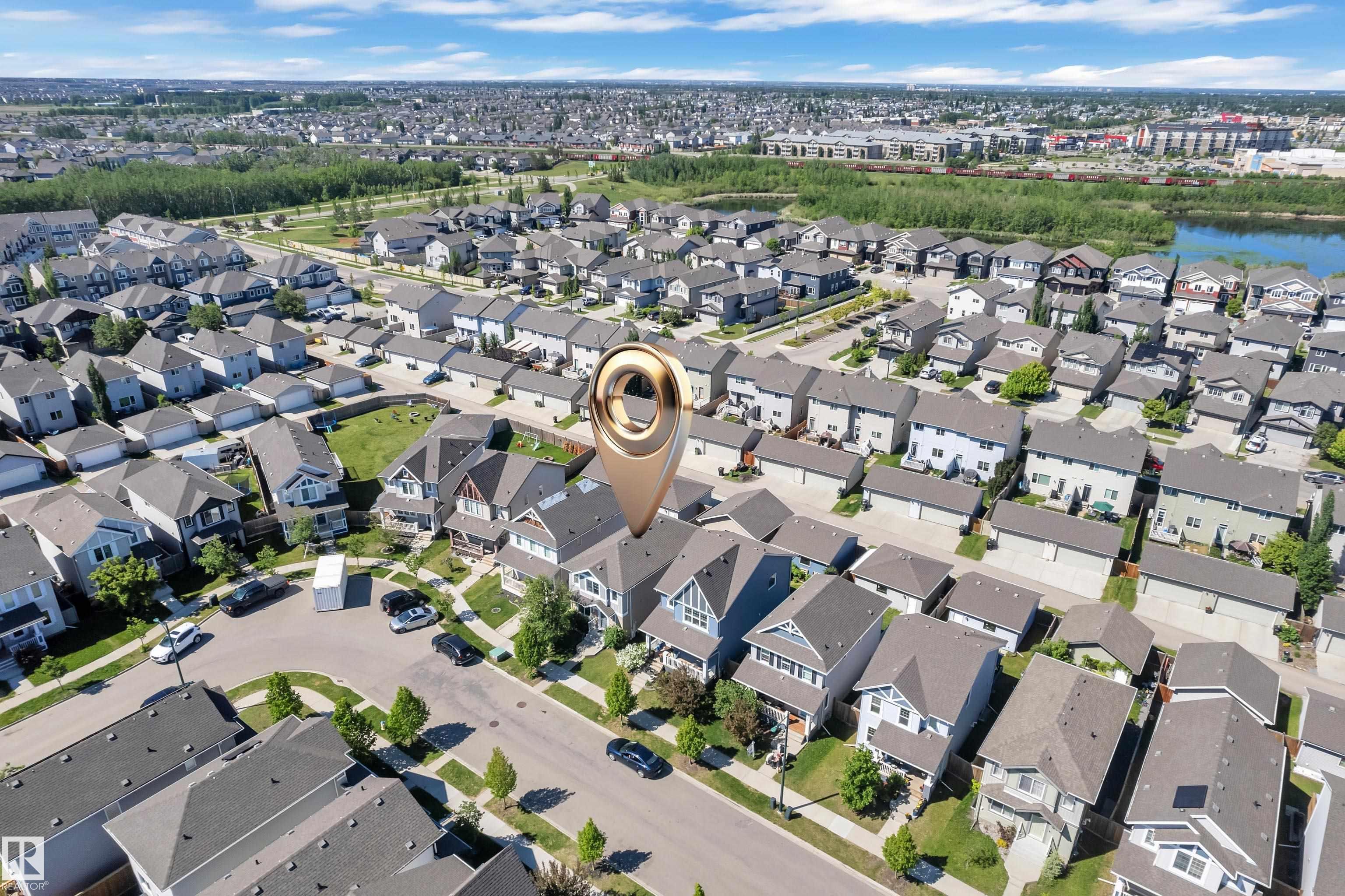 Photo 4 at 4118 6a Street NW, Maple Crest, Edmonton