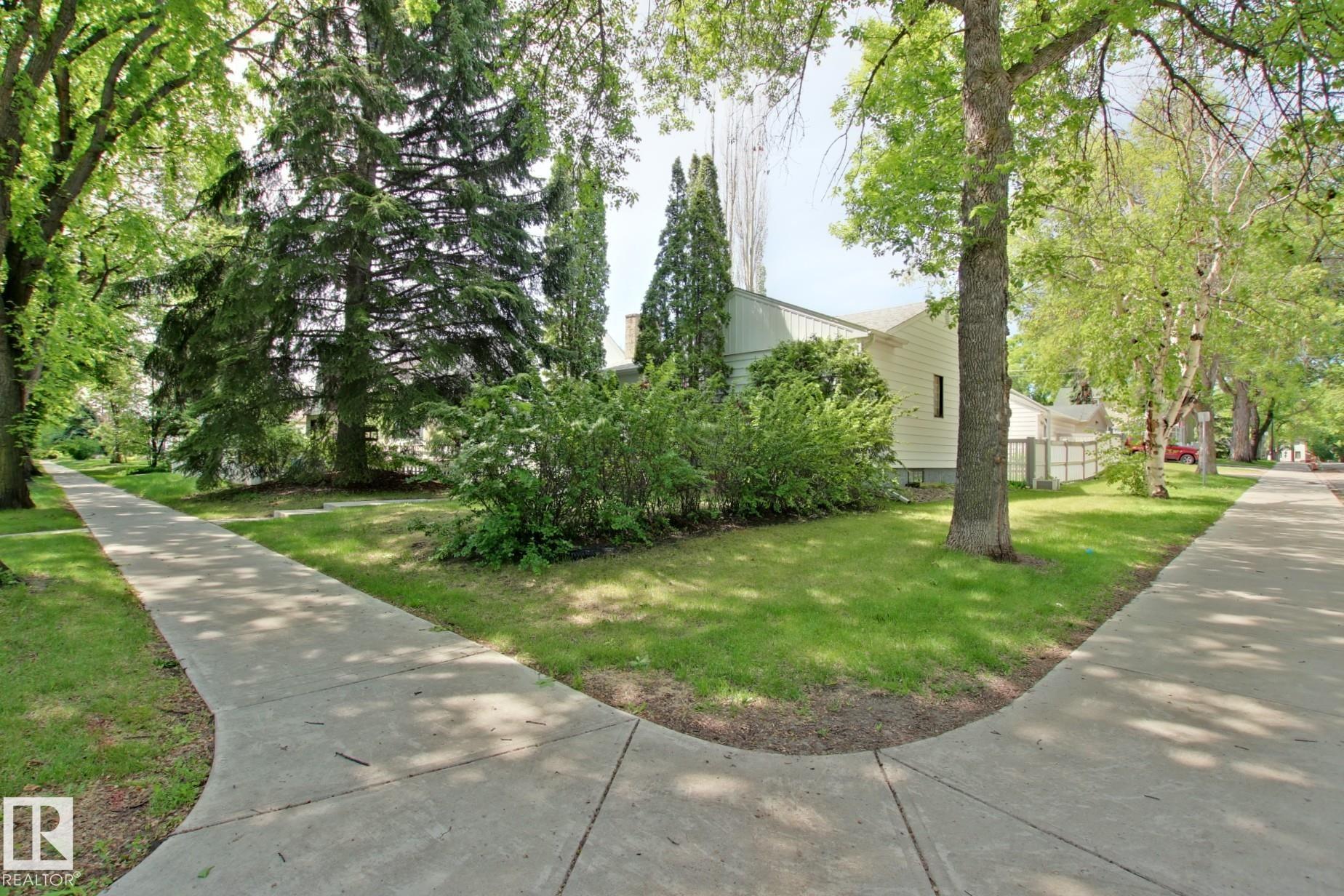 Photo 28 at 11242 56 Street NW, Highlands, Edmonton