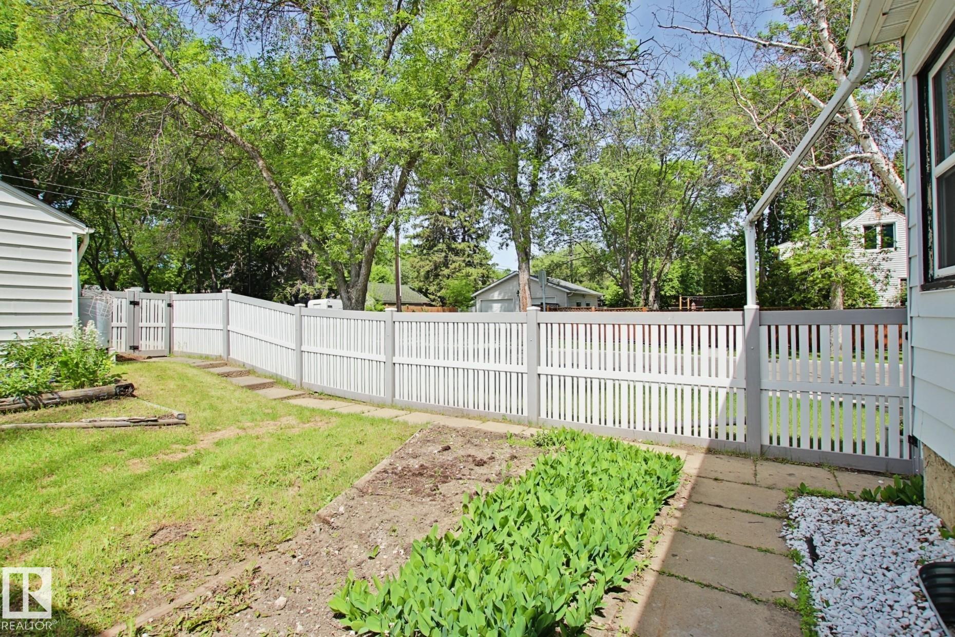 Photo 30 at 11242 56 Street NW, Highlands, Edmonton