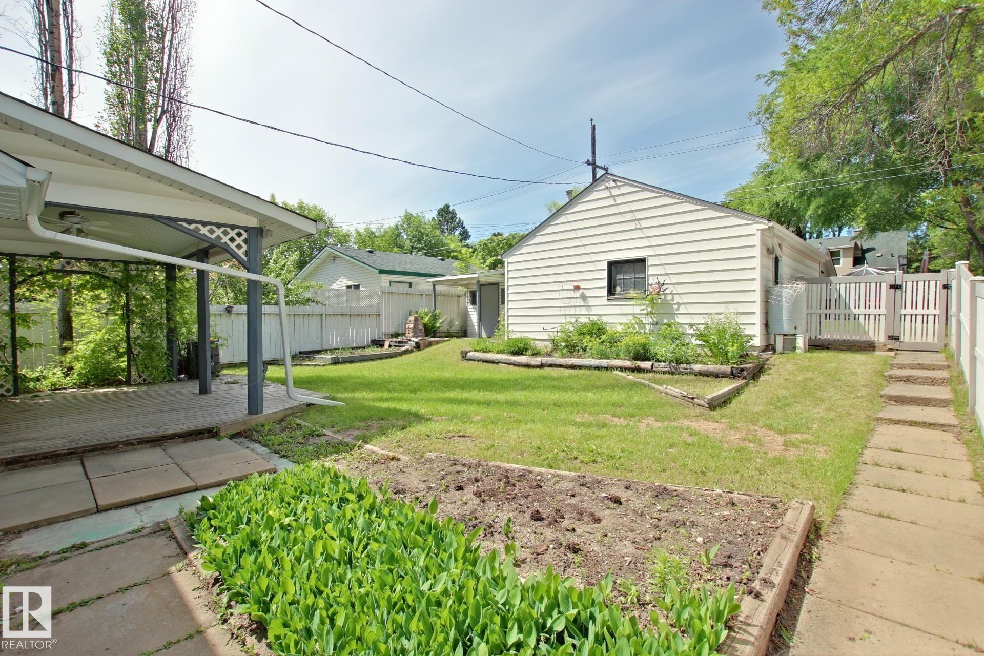 Photo 31 at 11242 56 Street NW, Highlands, Edmonton