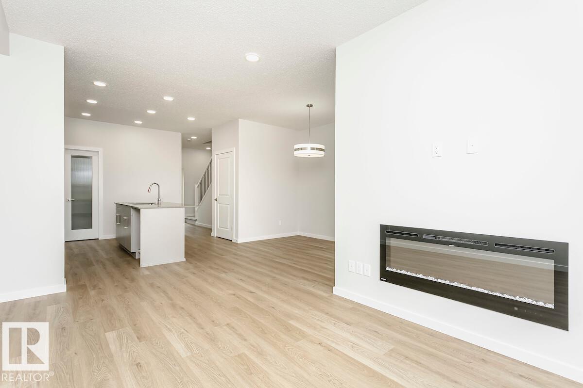 Photo 3 at 2851 64 Street SW, Mattson, Edmonton