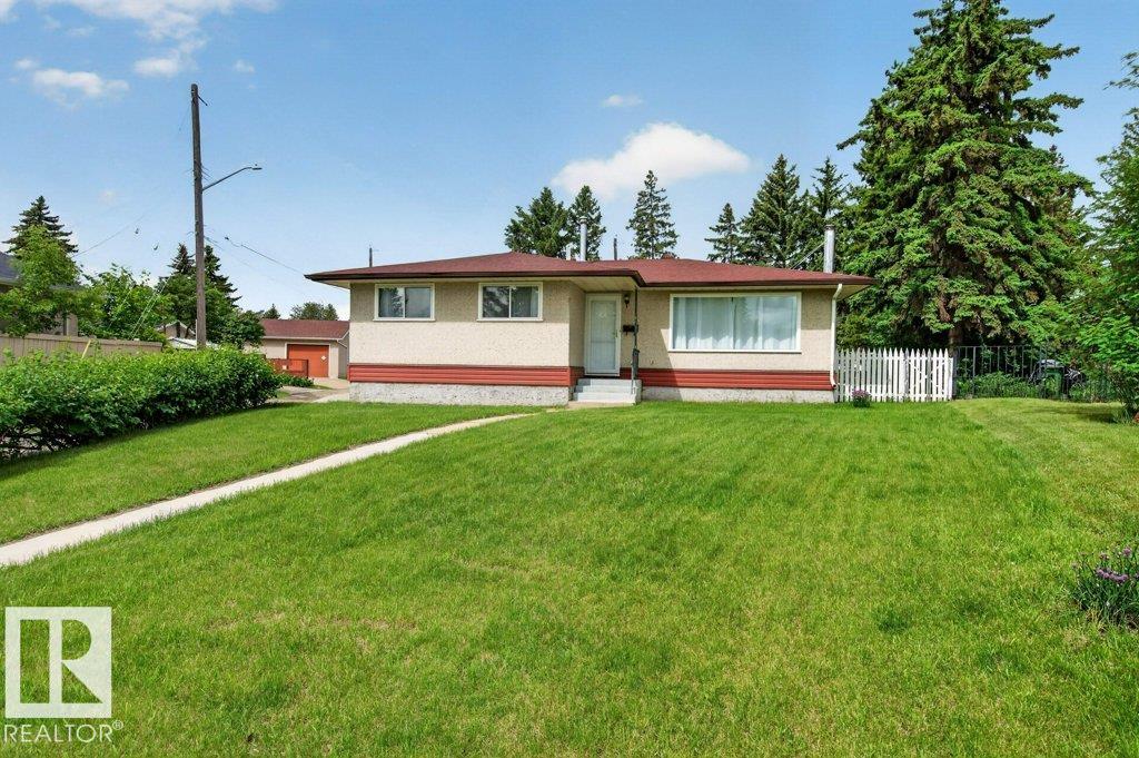 Photo 2 at 5308 105a Street NW, Pleasantview, Edmonton