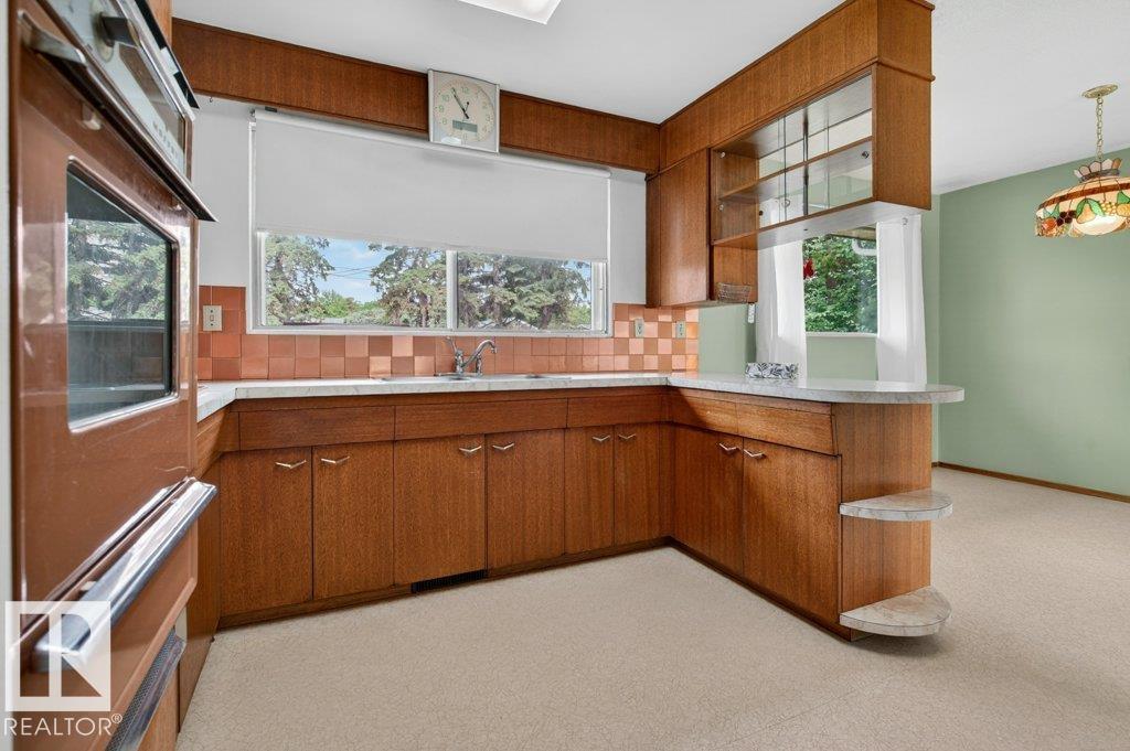 Photo 12 at 5308 105a Street NW, Pleasantview, Edmonton