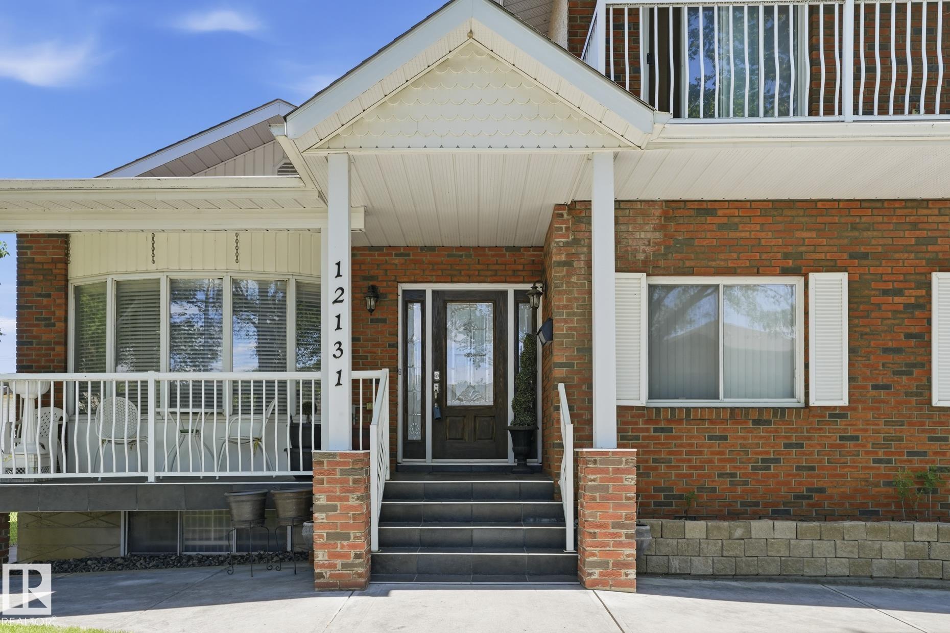 Photo 2 at 12131 101 Street NW, Westwood, Edmonton