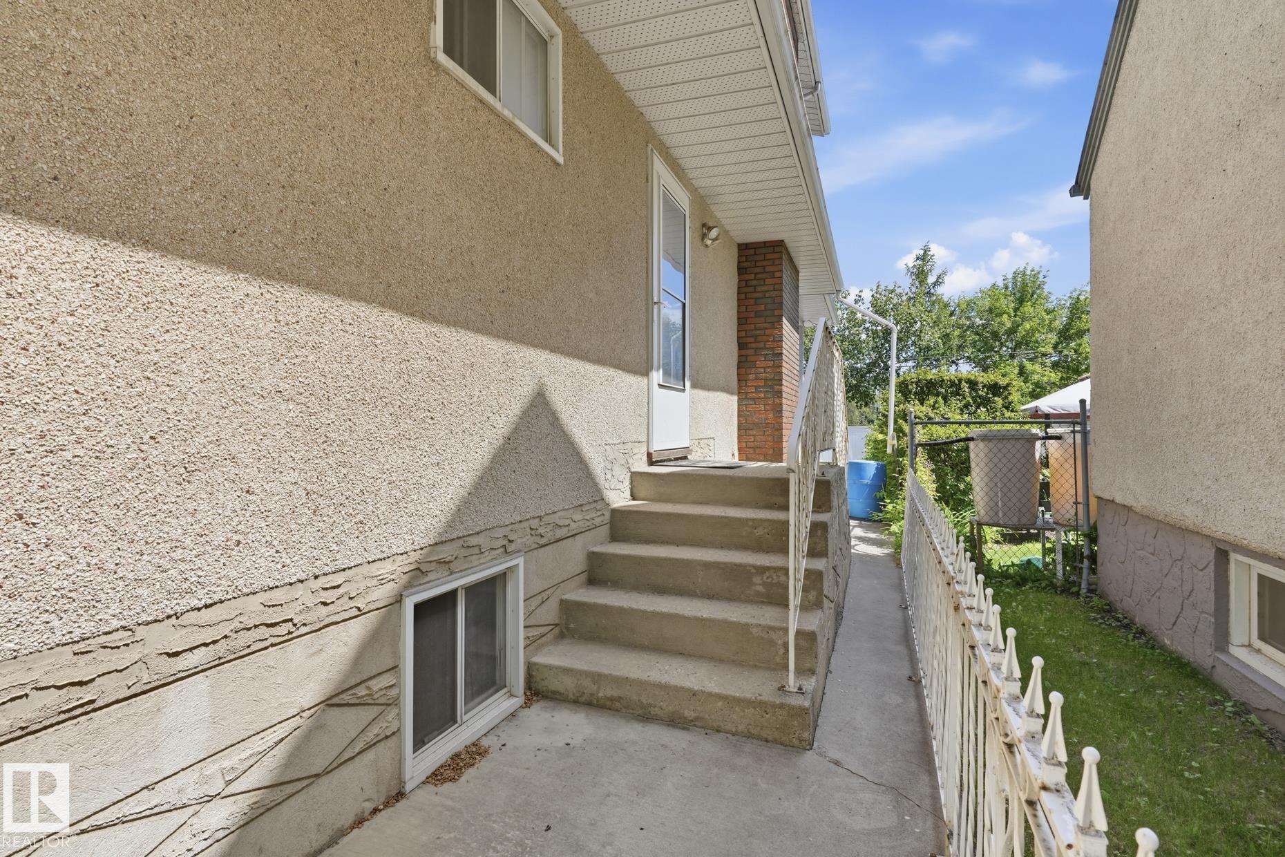 Photo 11 at 12131 101 Street NW, Westwood, Edmonton