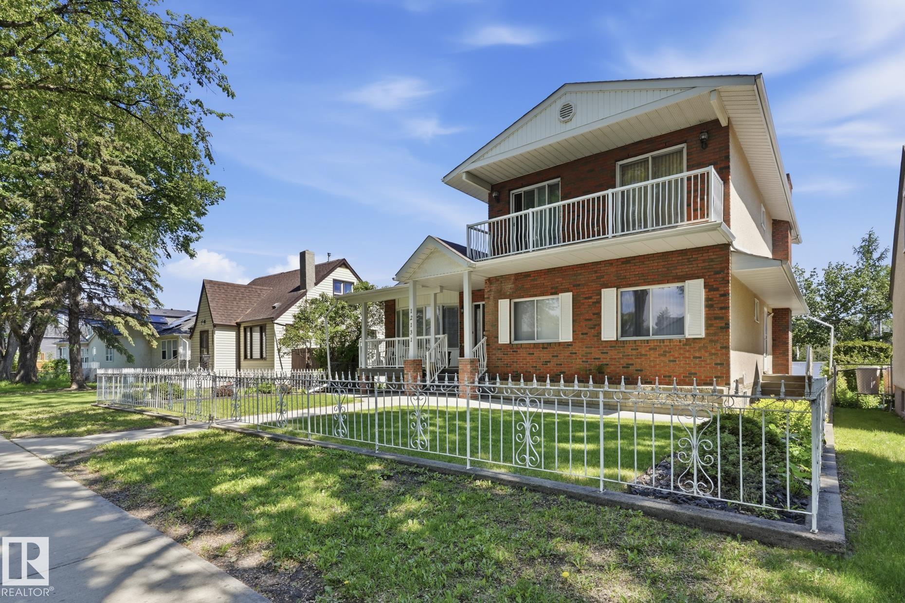 Photo 3 at 12131 101 Street NW, Westwood, Edmonton