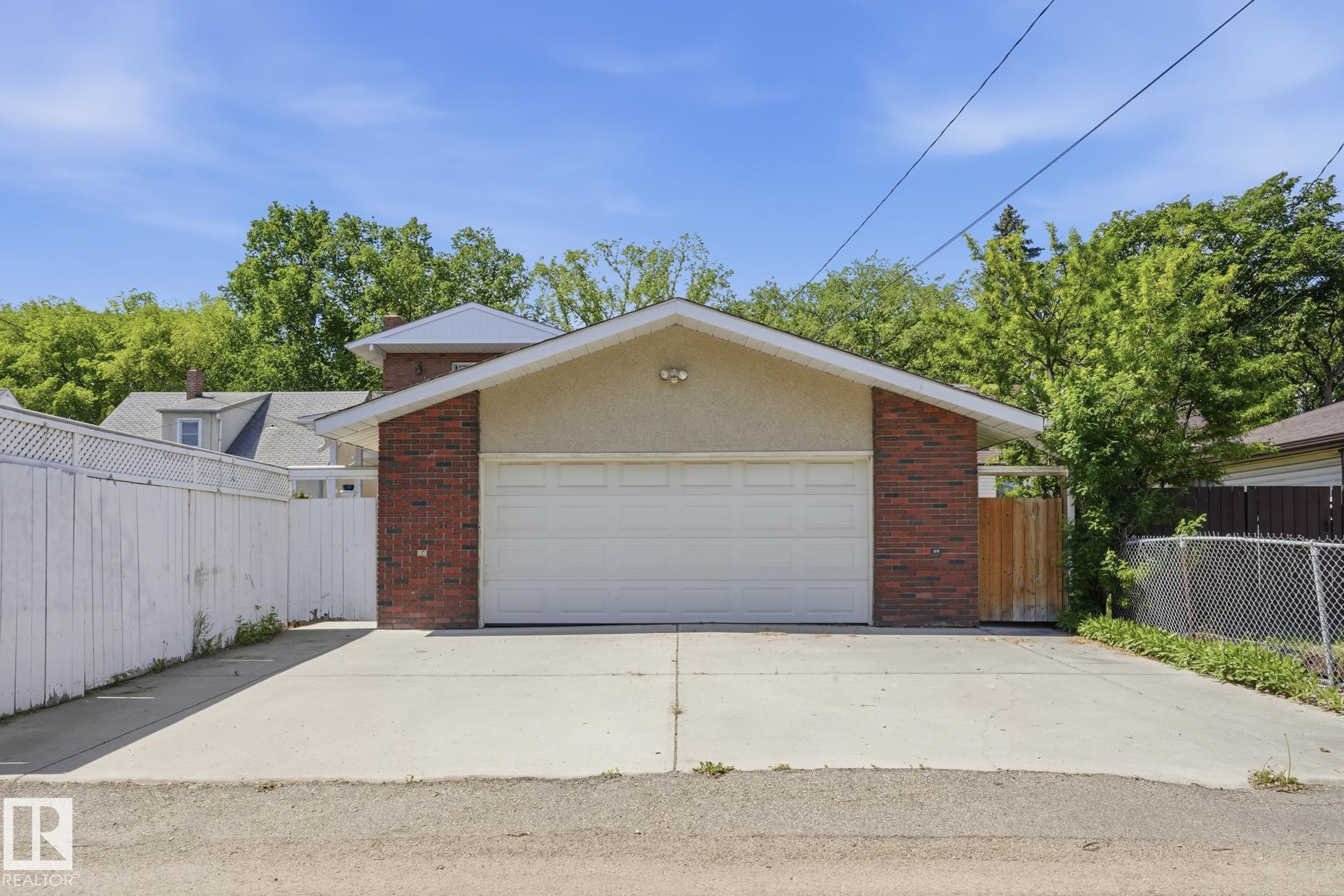 Photo 5 at 12131 101 Street NW, Westwood, Edmonton