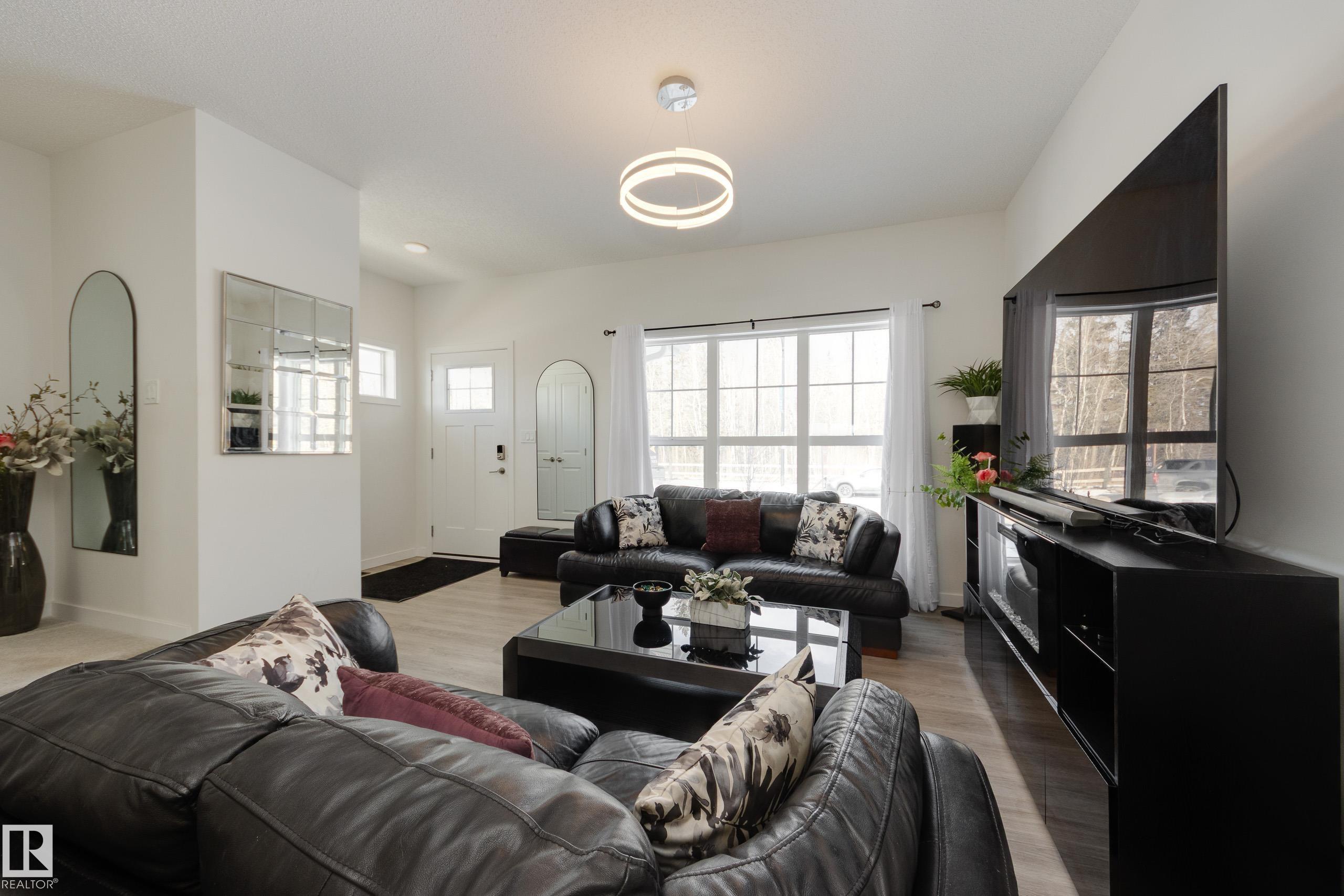 Photo 3 at 5181 Edgemont Boulevard NW, Edgemont, Edmonton