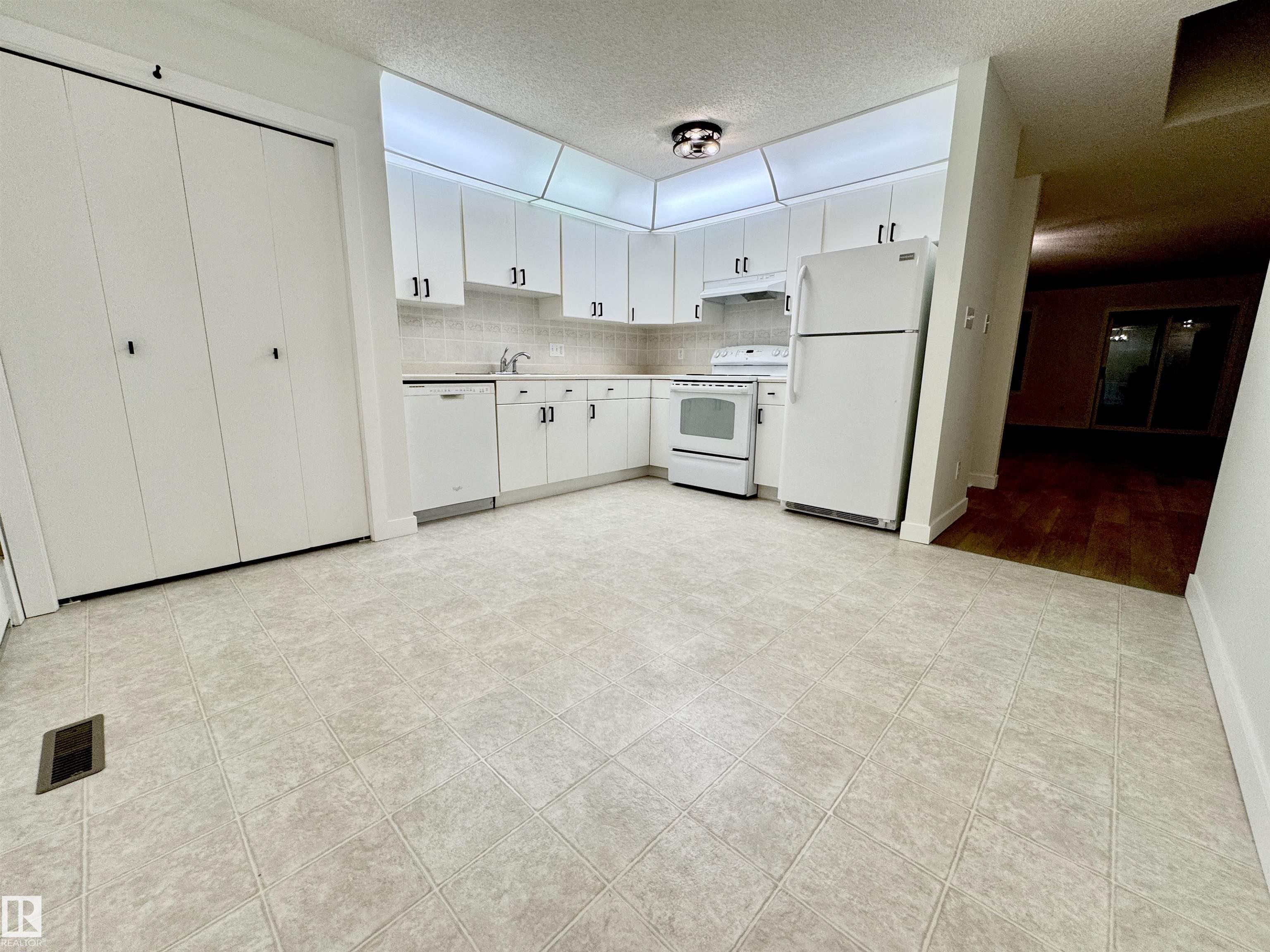 Photo 37 at 8118 27 Avenue NW, Meyonohk, Edmonton