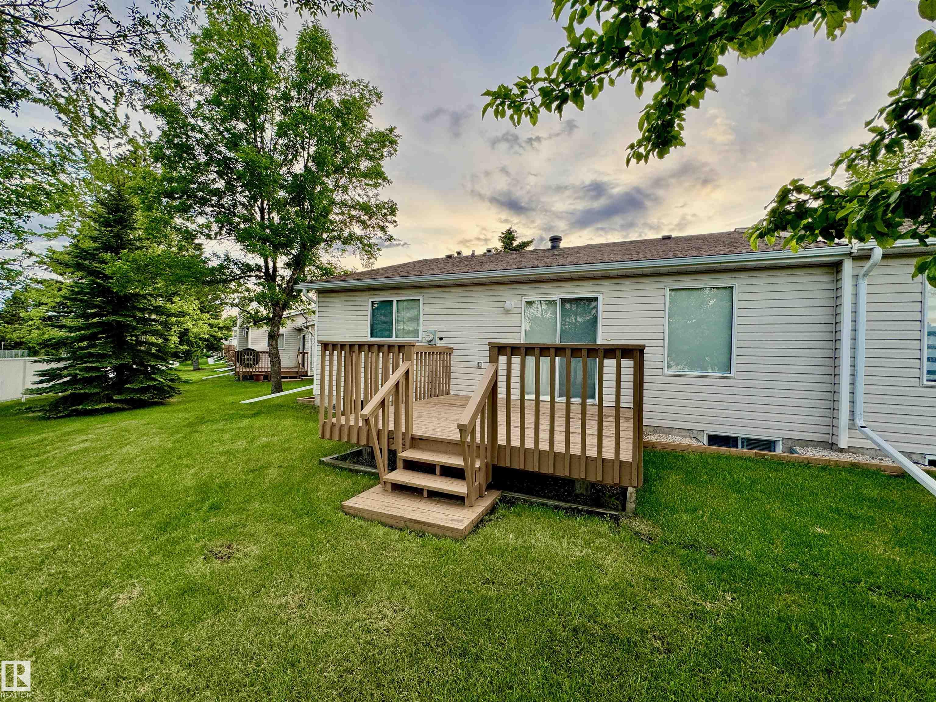 Photo 6 at 8118 27 Avenue NW, Meyonohk, Edmonton