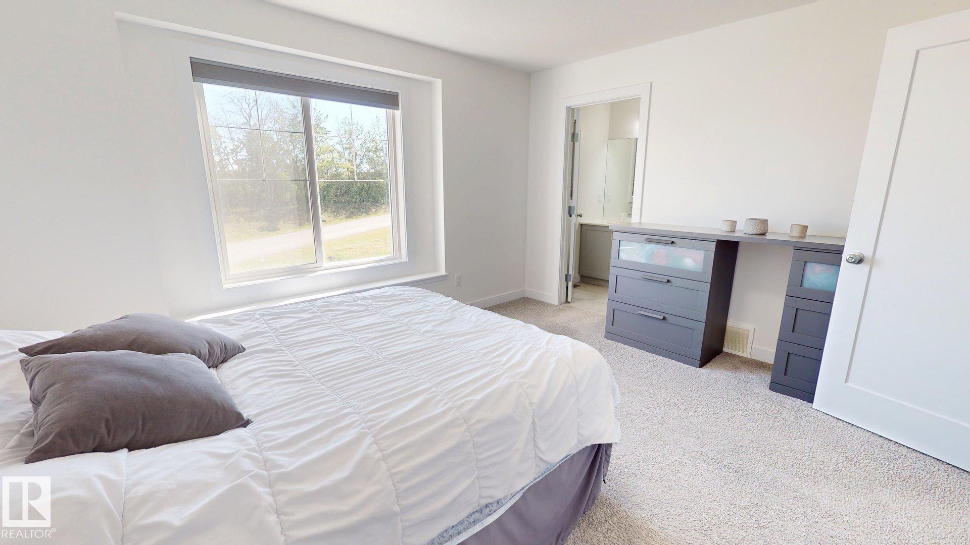 Photo 12 at 5202 Lark Crescent NW, Kinglet Gardens, Edmonton