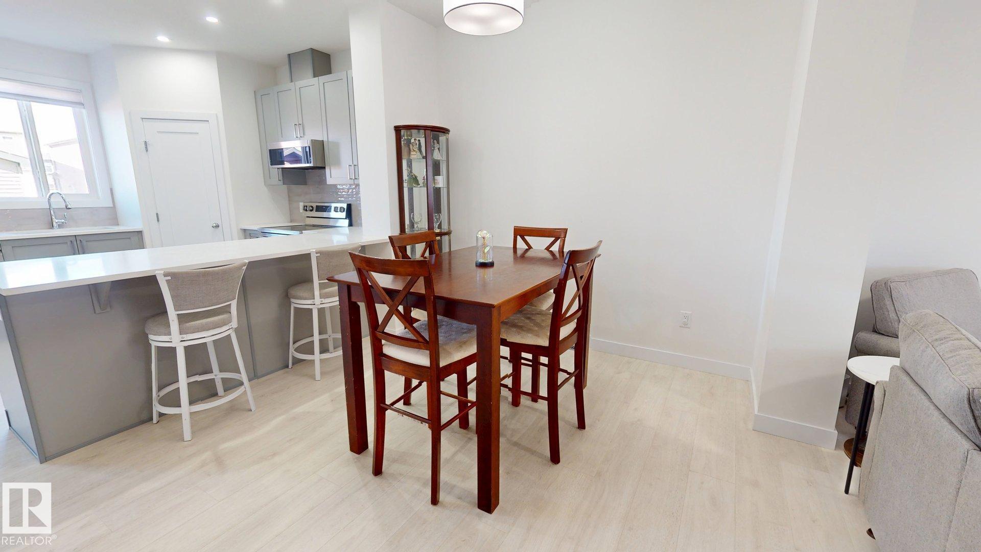 Photo 6 at 5202 Lark Crescent NW, Kinglet Gardens, Edmonton