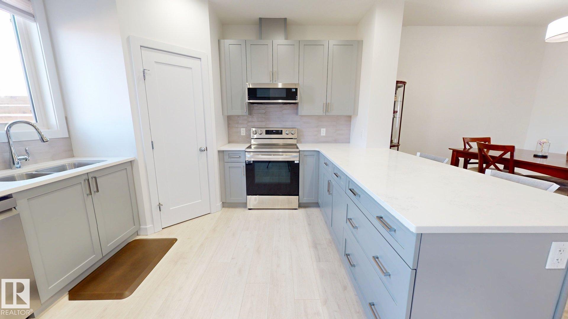 Photo 8 at 5202 Lark Crescent NW, Kinglet Gardens, Edmonton
