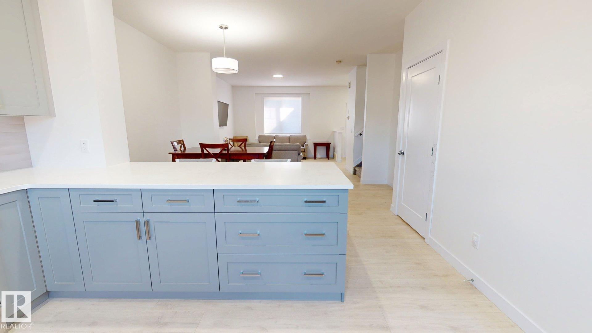 Photo 9 at 5202 Lark Crescent NW, Kinglet Gardens, Edmonton