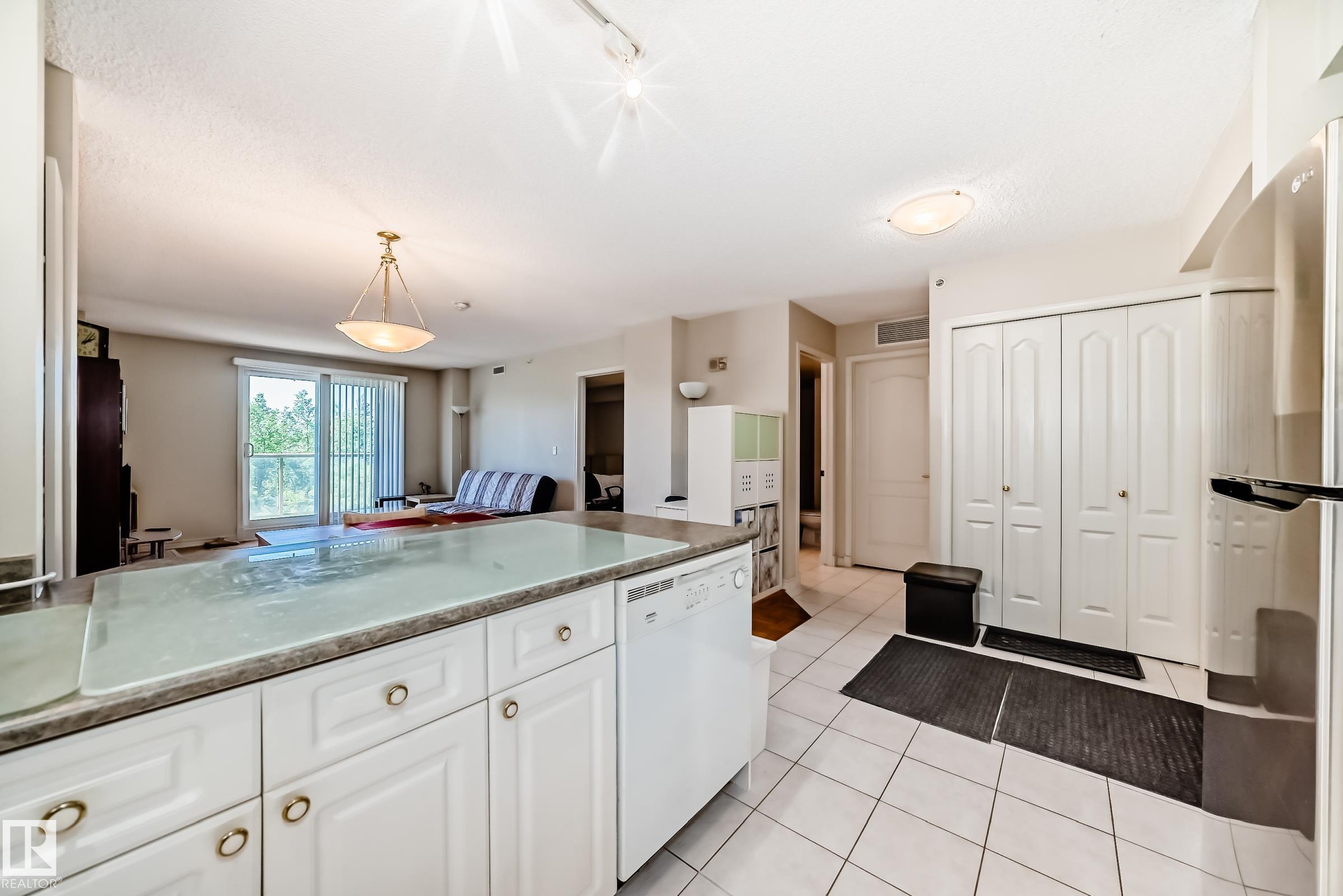 https://zimg.paragon.ice.com/ParagonImages/Property/PM/RAE/225406999/16/0/0/10ba1a9b2a5e227d9742c3828b262787/1/420a1a6962483130dd17f2a1487359c1/225406999-cf00233a-57b1-4ddc-8e39-73d0e9e730b6.JPG
