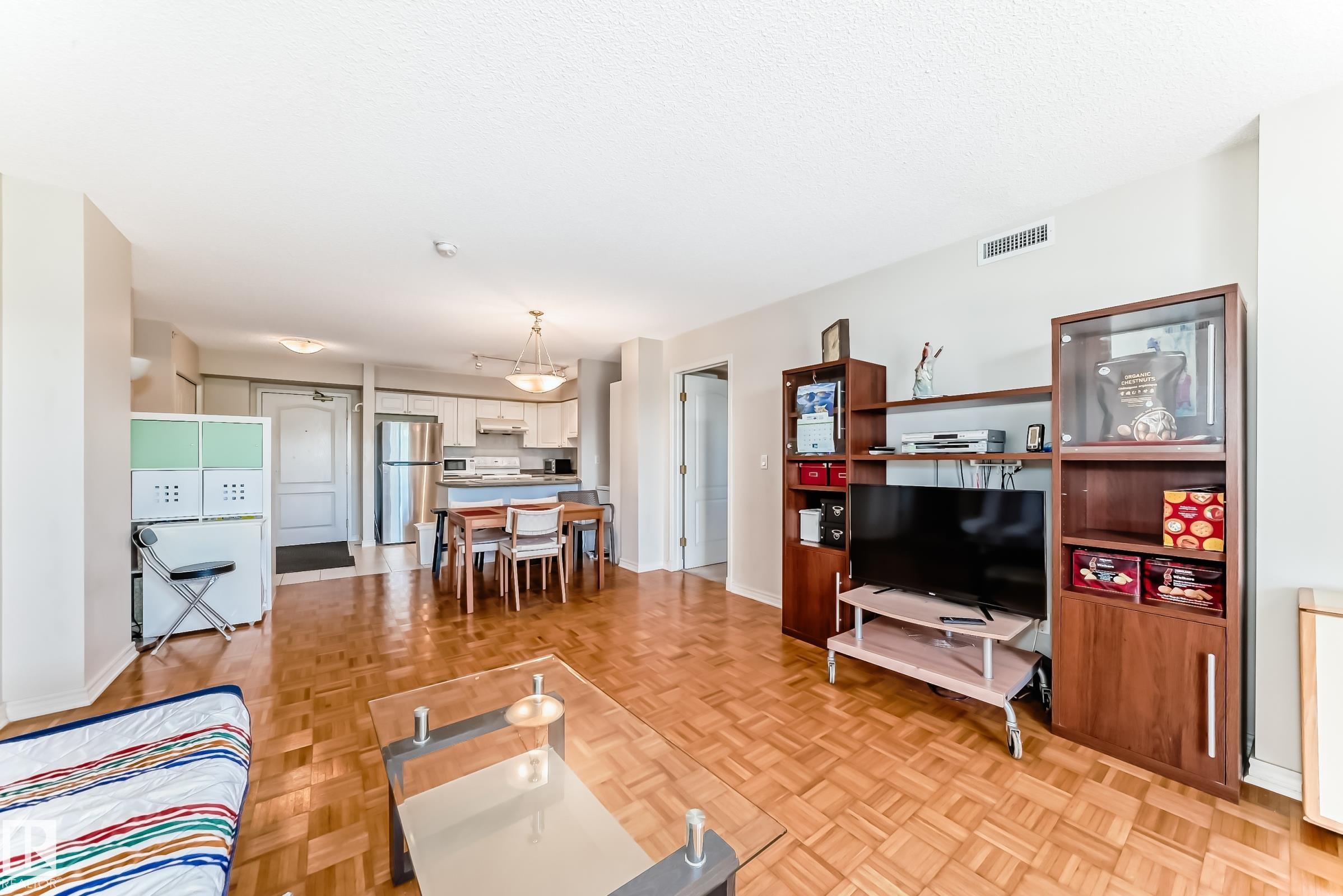 https://zimg.paragon.ice.com/ParagonImages/Property/PM/RAE/225406999/23/0/0/7cba25f6ff7eaa7cc511d0ee5af833b1/1/420a1a6962483130dd17f2a1487359c1/225406999-cab7879c-764d-4167-afa7-5a973f223704.JPG