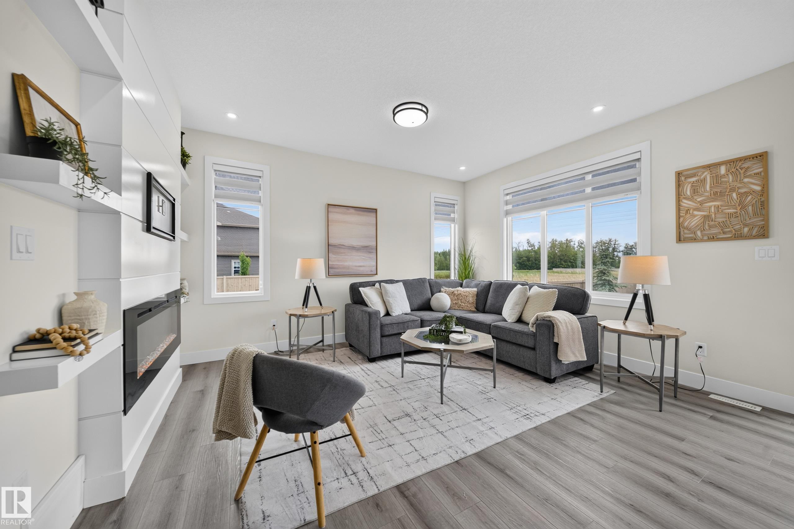 Photo 2 at 1099 Eaton Road NW, Edgemont, Edmonton