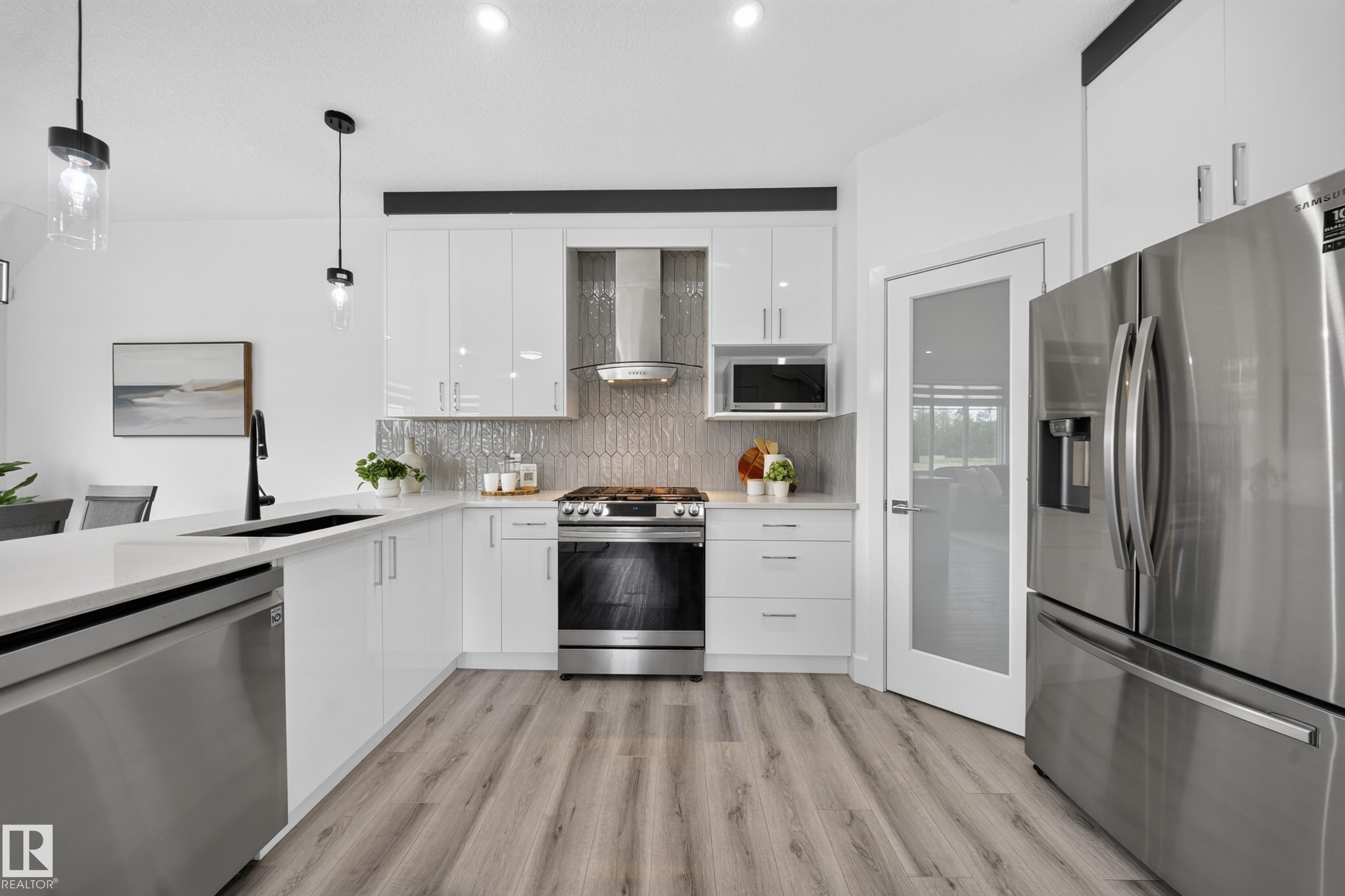 Photo 12 at 1099 Eaton Road NW, Edgemont, Edmonton