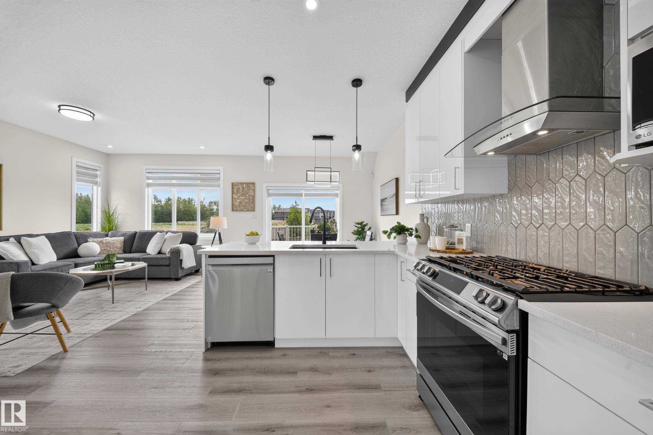 Photo 13 at 1099 Eaton Road NW, Edgemont, Edmonton