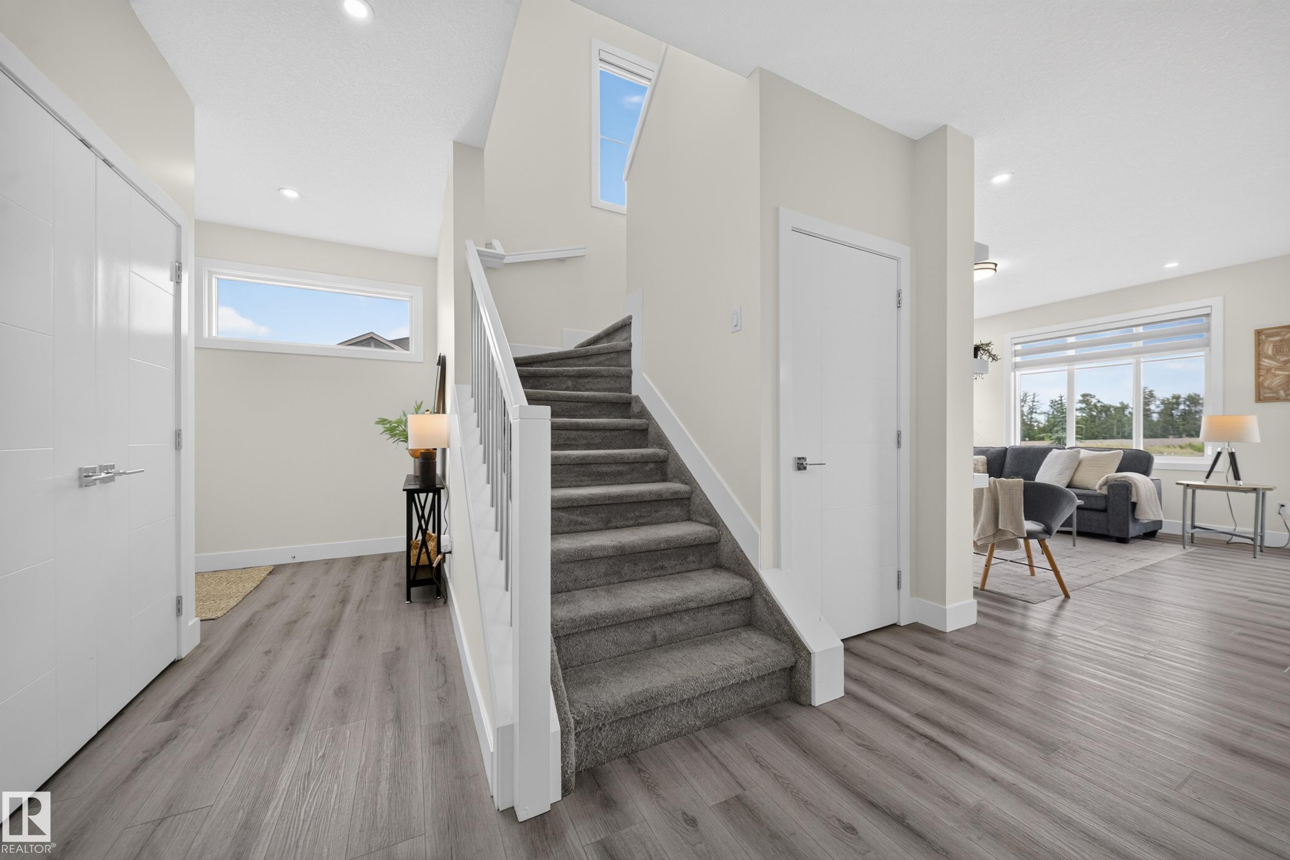 Photo 8 at 1099 Eaton Road NW, Edgemont, Edmonton