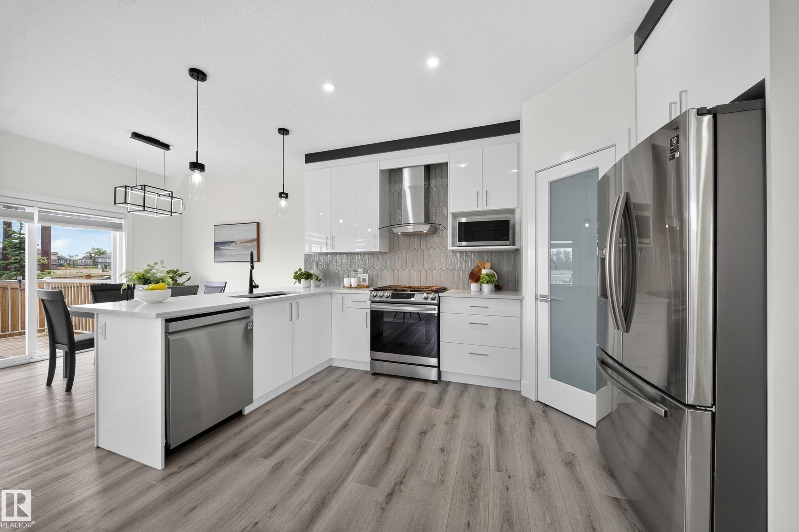 Photo 9 at 1099 Eaton Road NW, Edgemont, Edmonton
