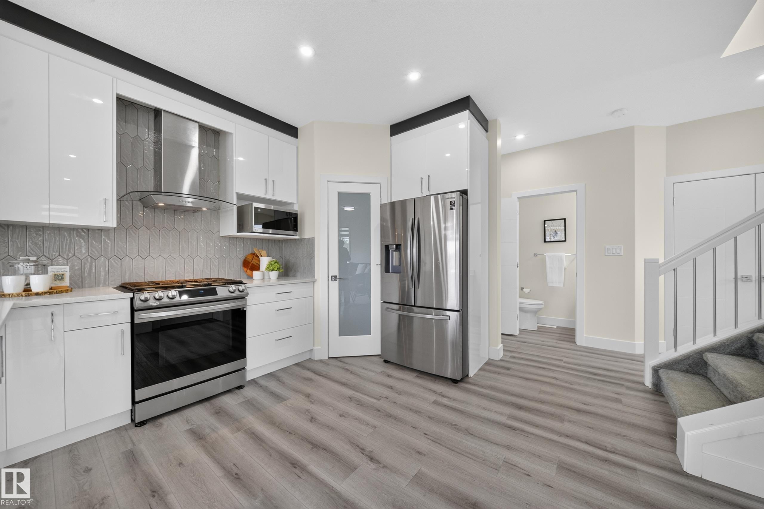 Photo 10 at 1099 Eaton Road NW, Edgemont, Edmonton